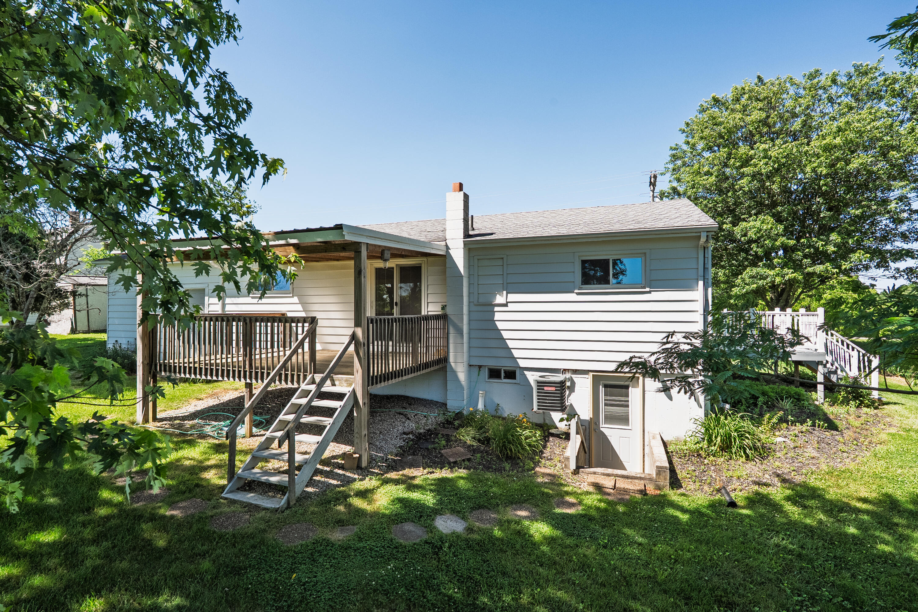 219 Sunset Drive Property Photo 11