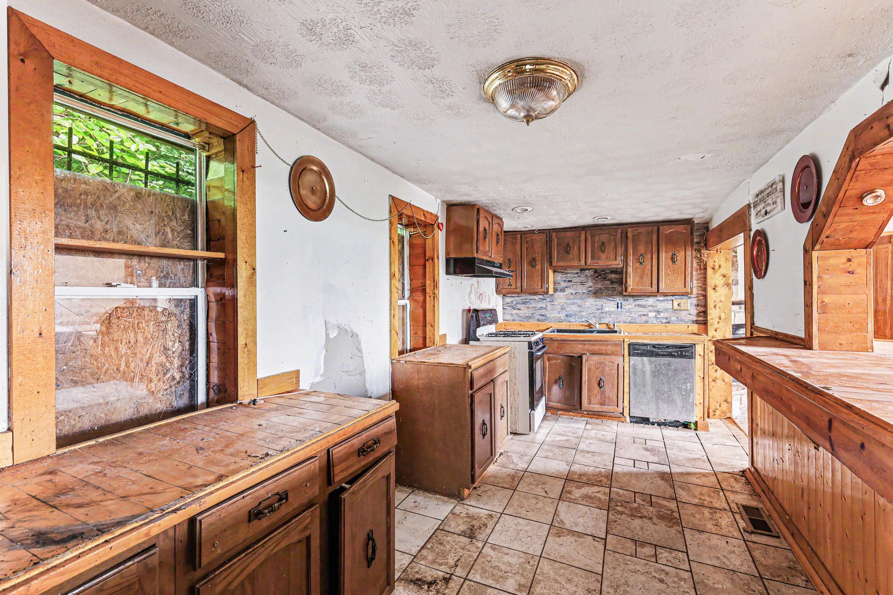 103 River Road Property Photo 9