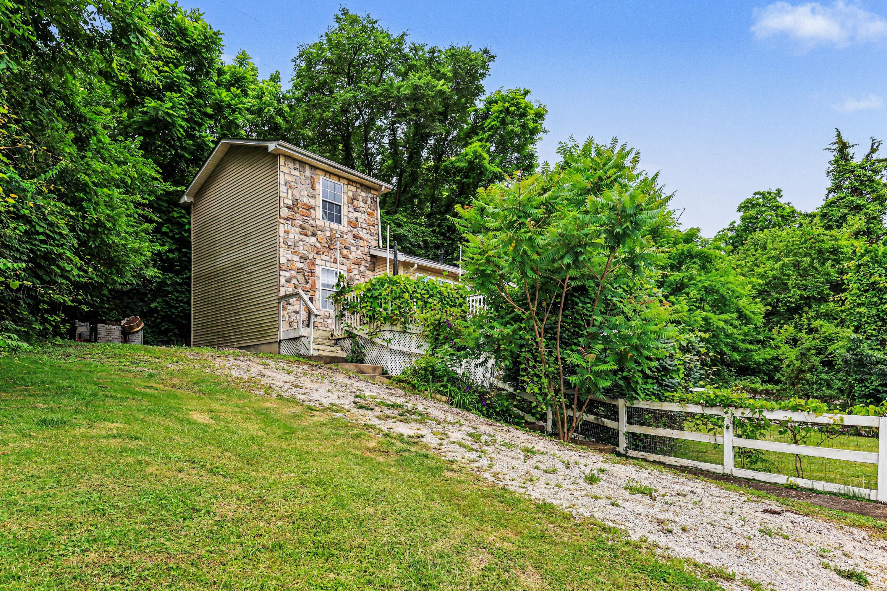 103 River Road Property Photo 24