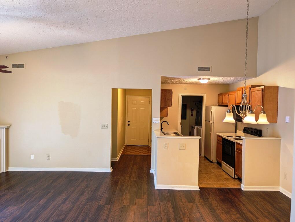 561 Napa Valley Lane, 10 Property Photo 6