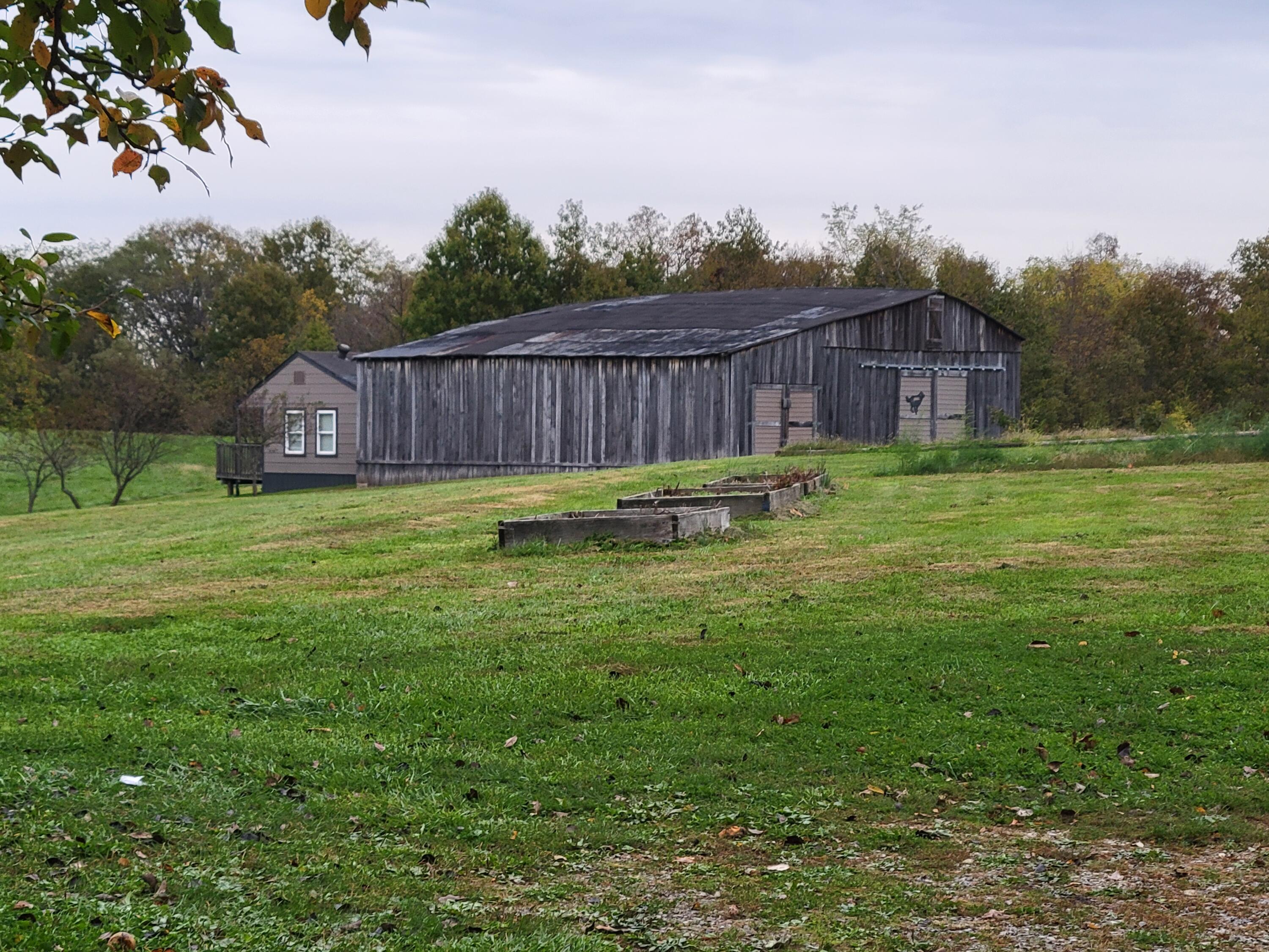 220 Old Eagle Tunnel Road Property Photo 2