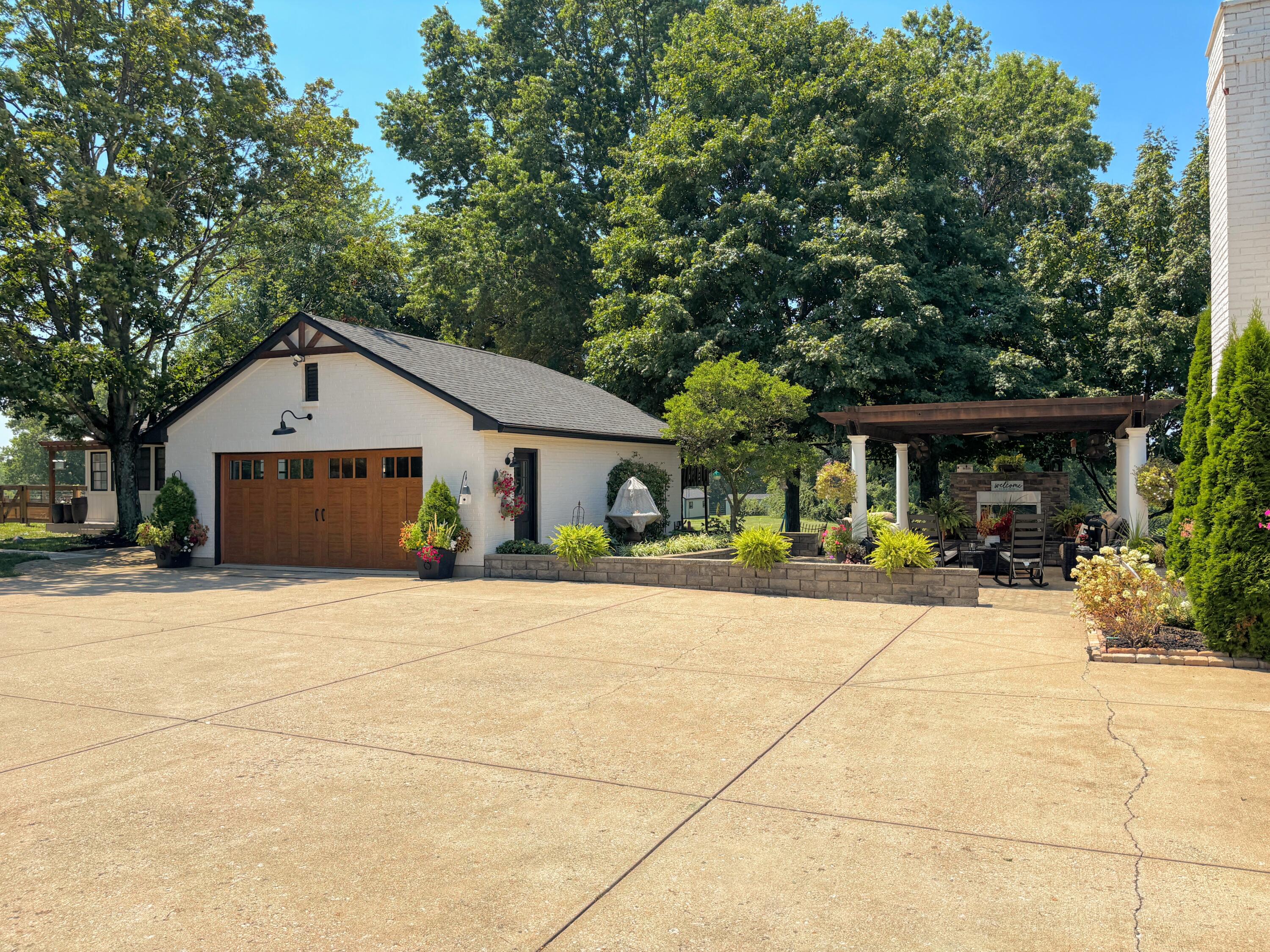 5402 Pride Parkway Property Photo 2