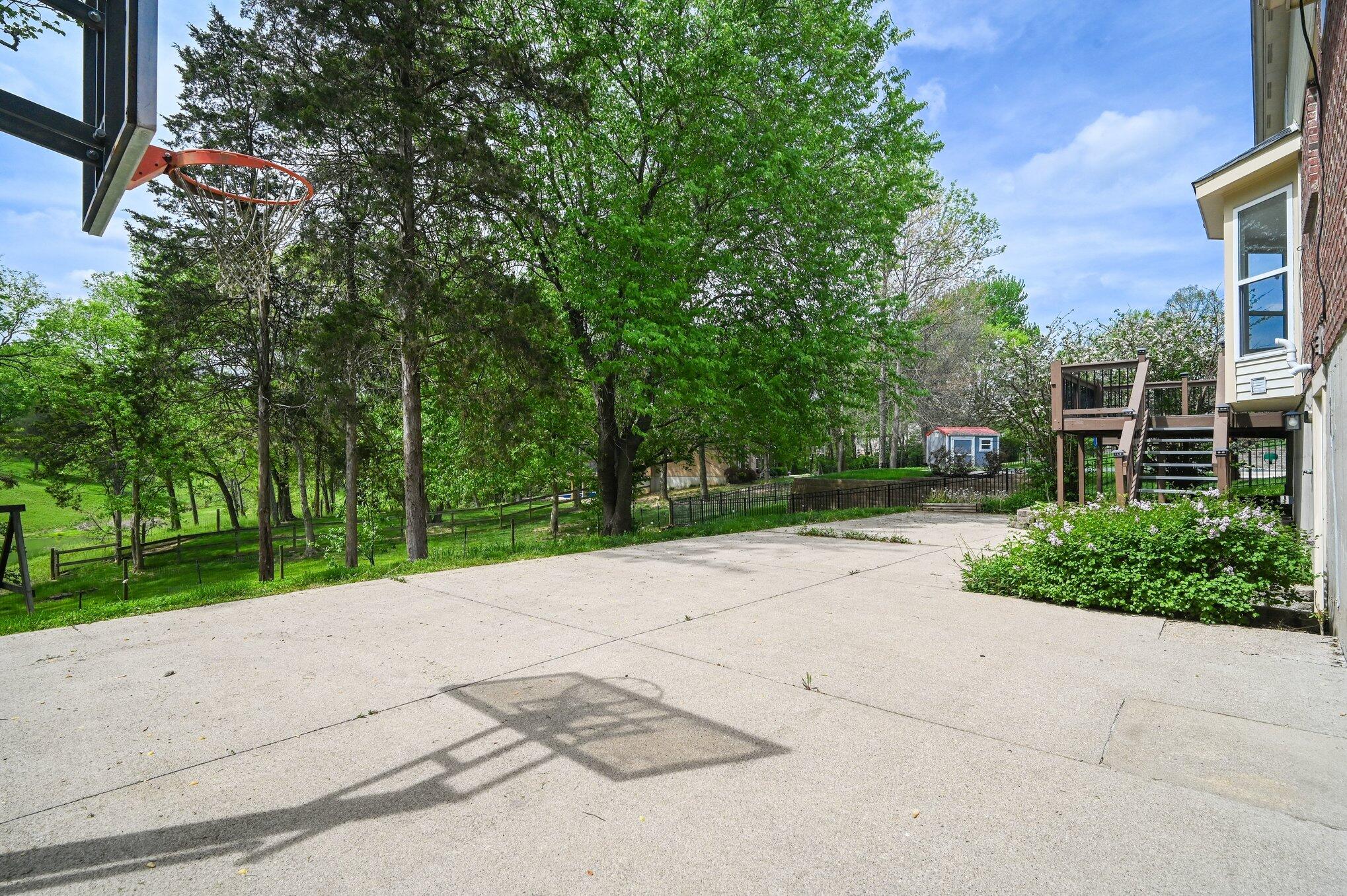 10 Shadow Wood Court Property Photo 27