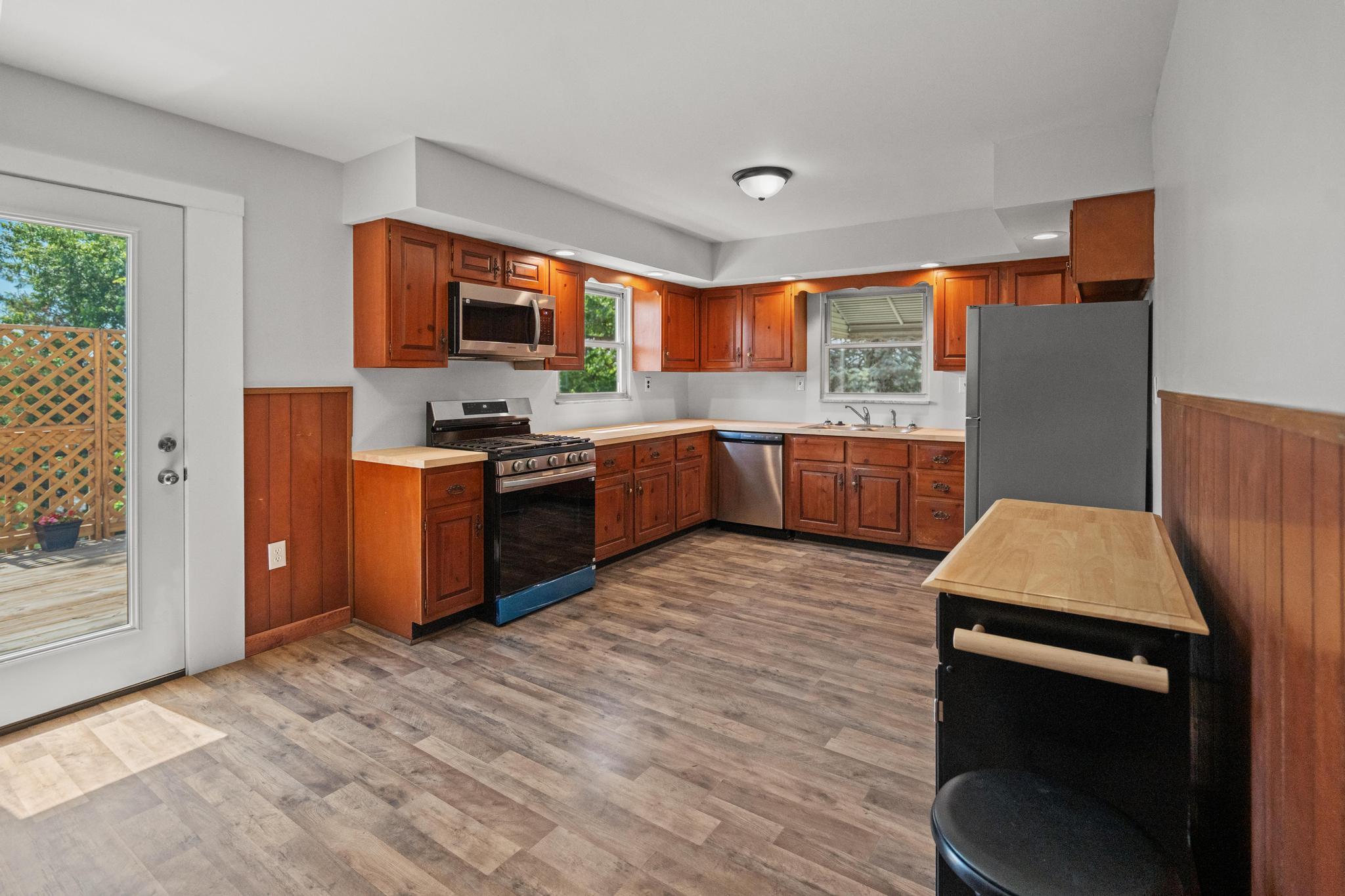 438 Van Voast Avenue Property Photo 15