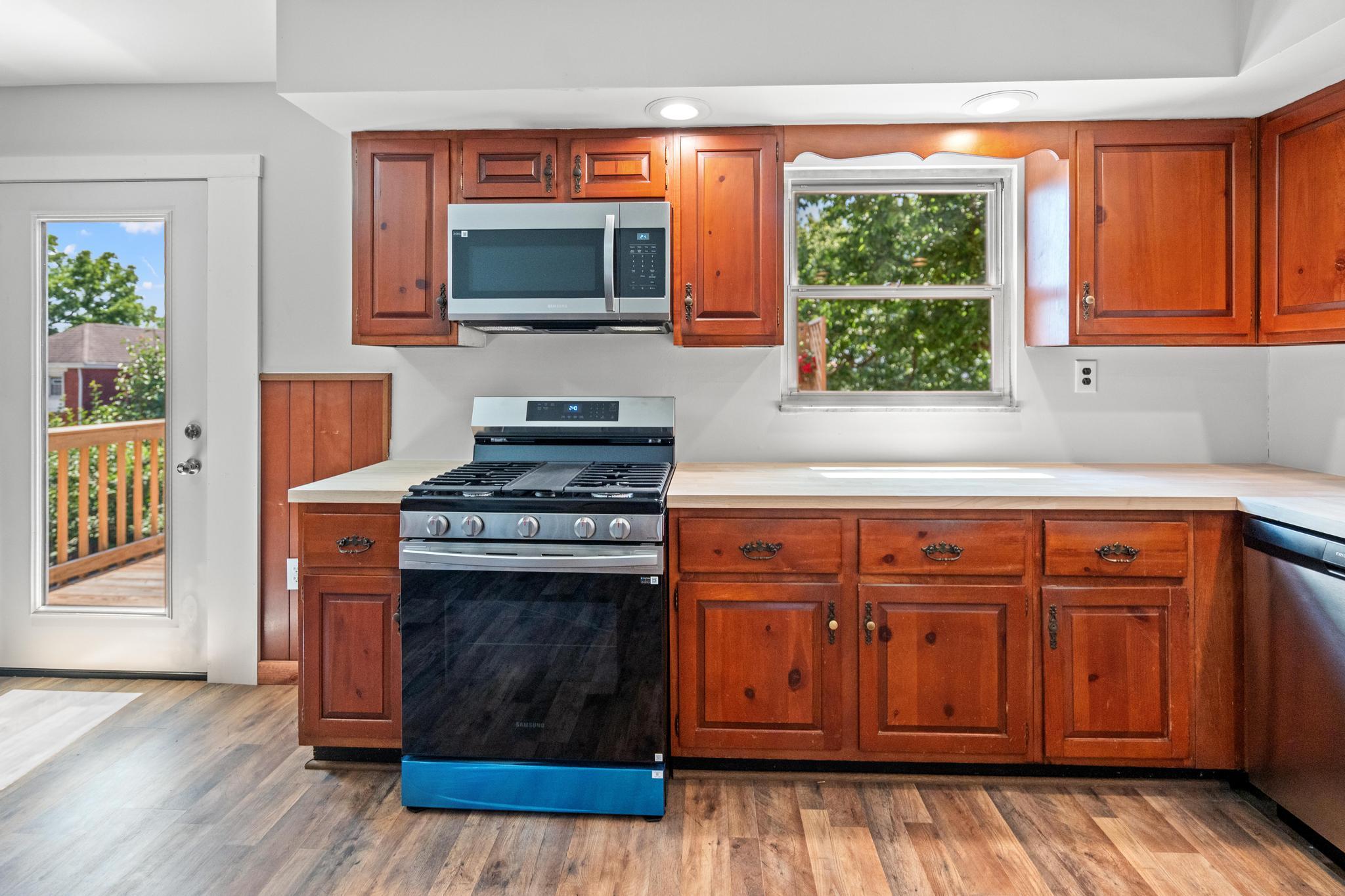 438 Van Voast Avenue Property Photo 16
