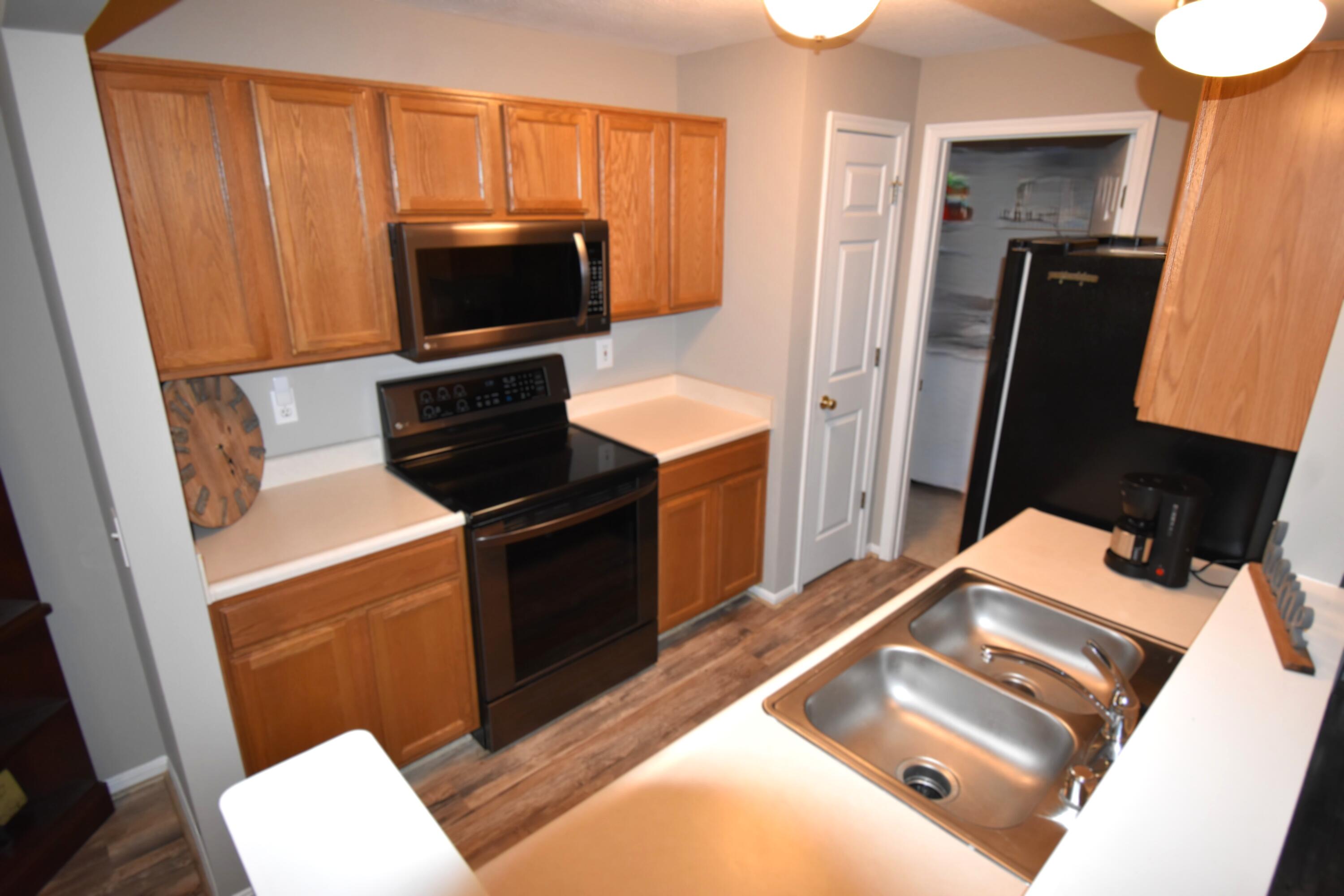 740 Valley Square Drive, 6h Property Photo 9