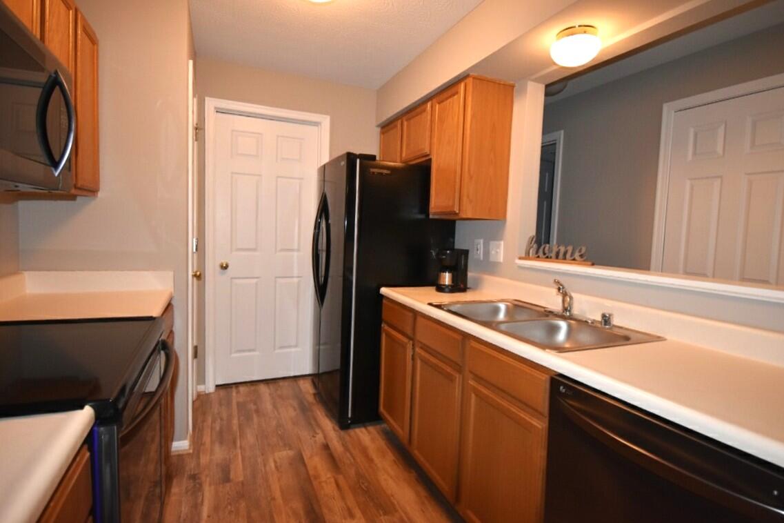 740 Valley Square Drive, 6h Property Photo 10