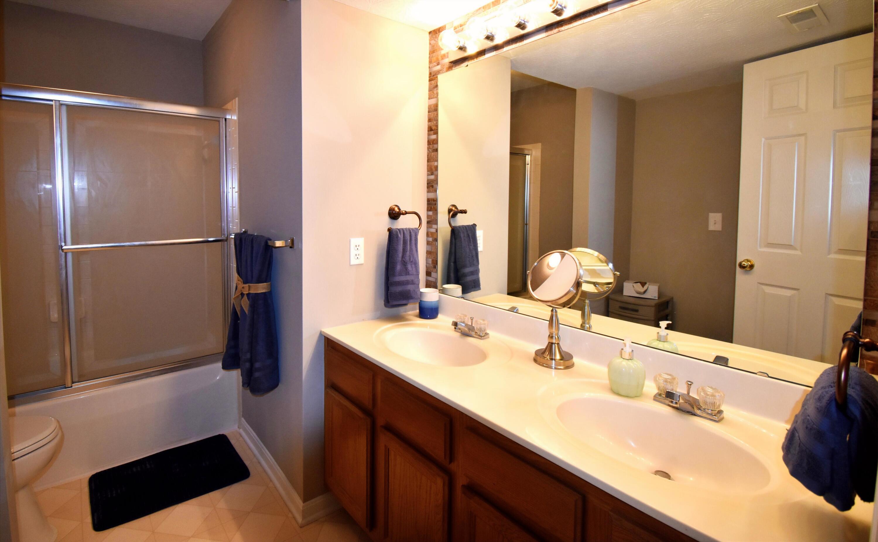 740 Valley Square Drive, 6h Property Photo 14