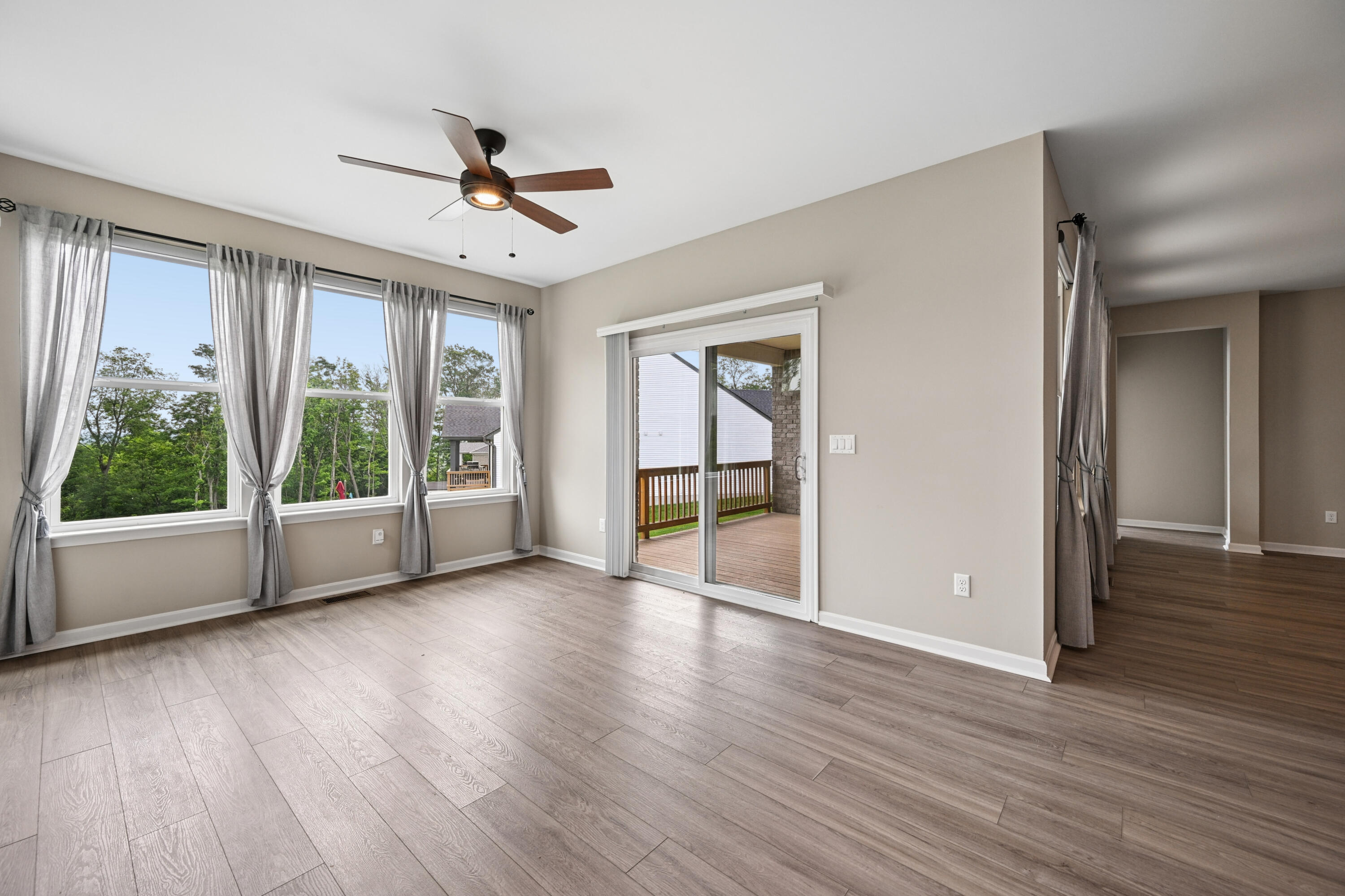 3852 Sherbourne Drive Property Photo 4