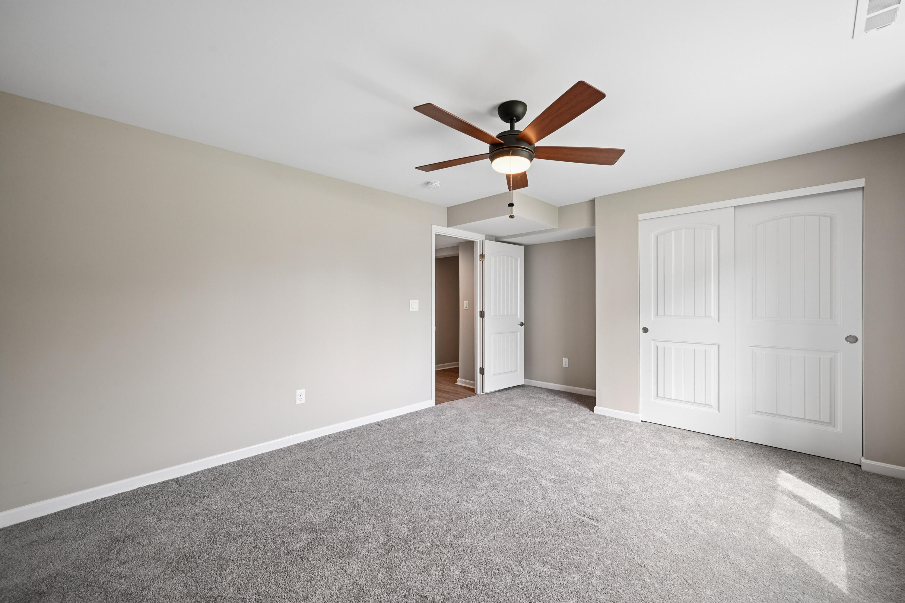 3852 Sherbourne Drive Property Photo 10