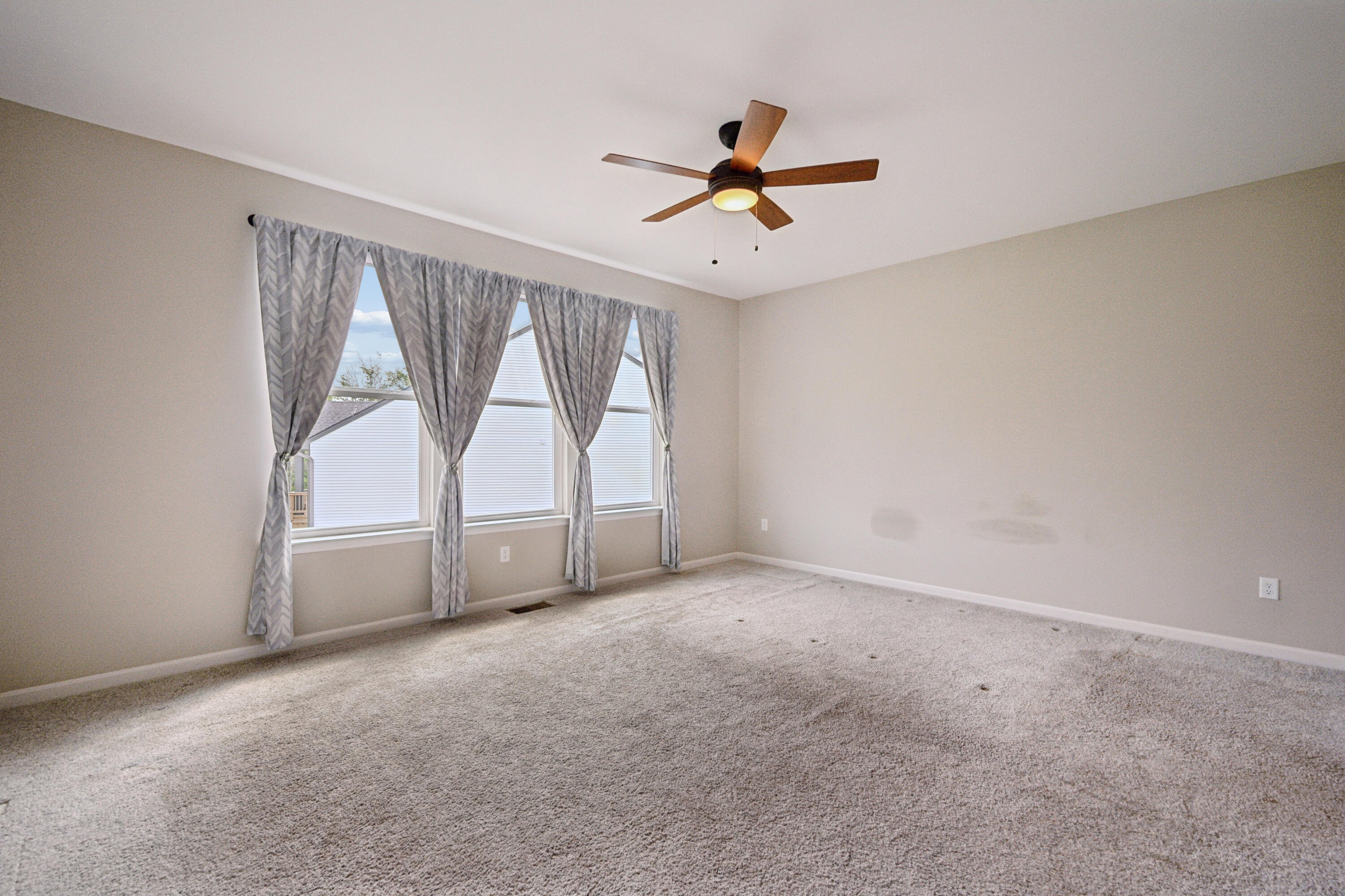 3852 Sherbourne Drive Property Photo 25