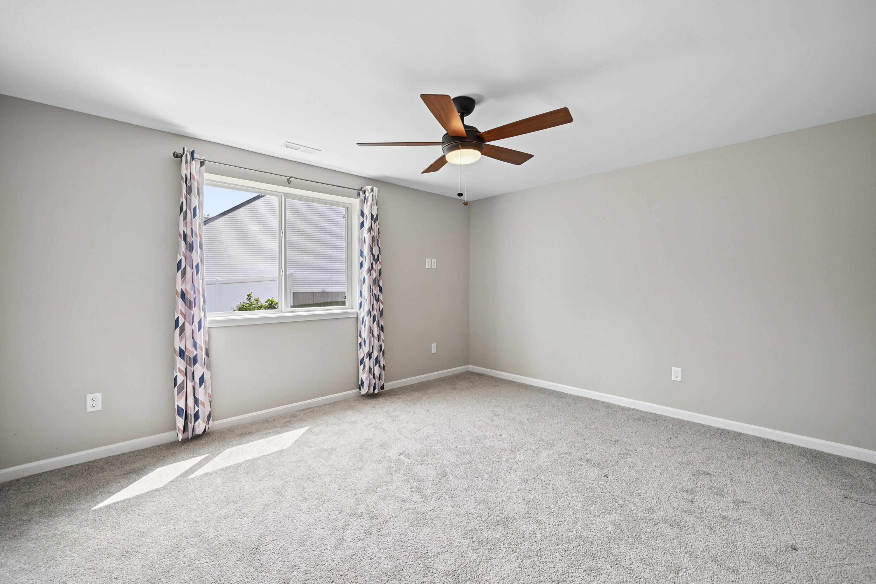 3852 Sherbourne Drive Property Photo 27