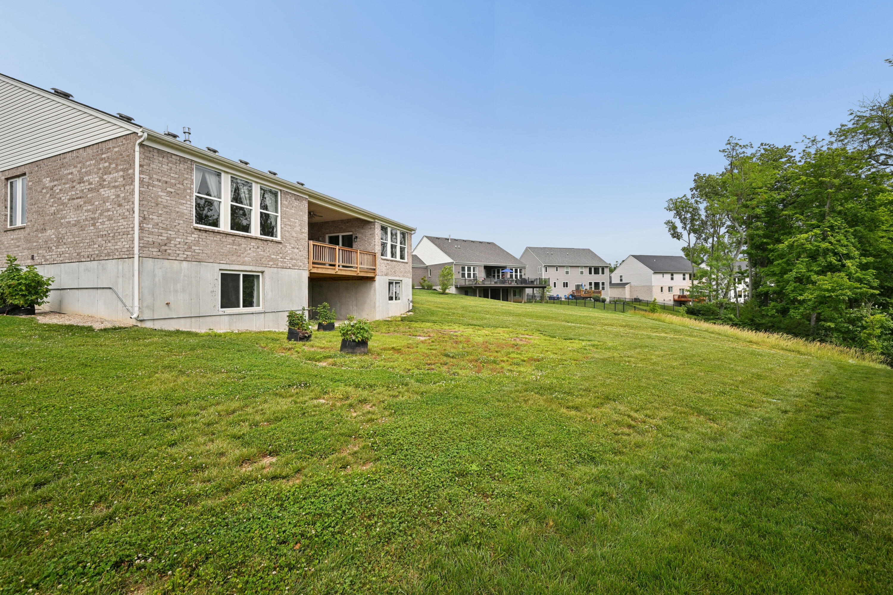 3852 Sherbourne Drive Property Photo 44