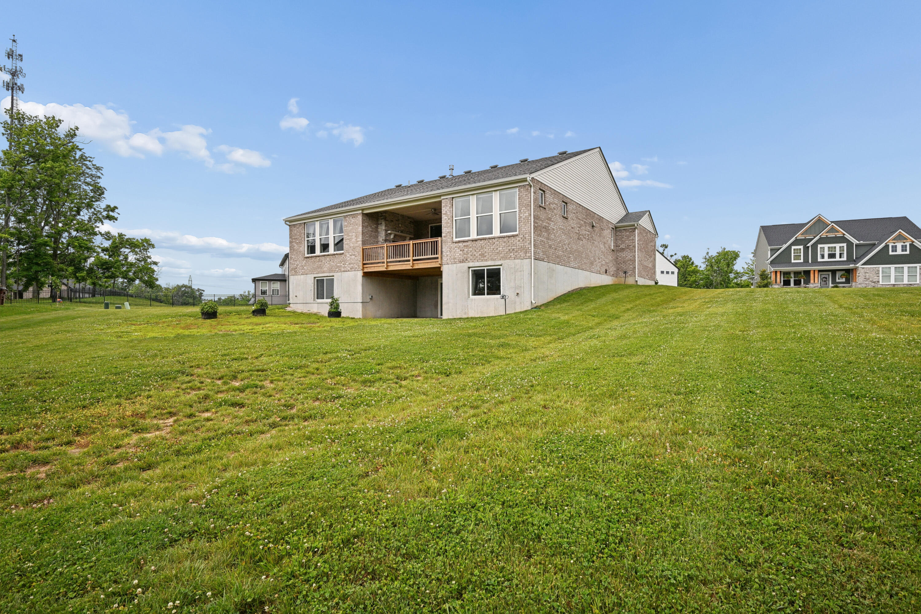 3852 Sherbourne Drive Property Photo 45