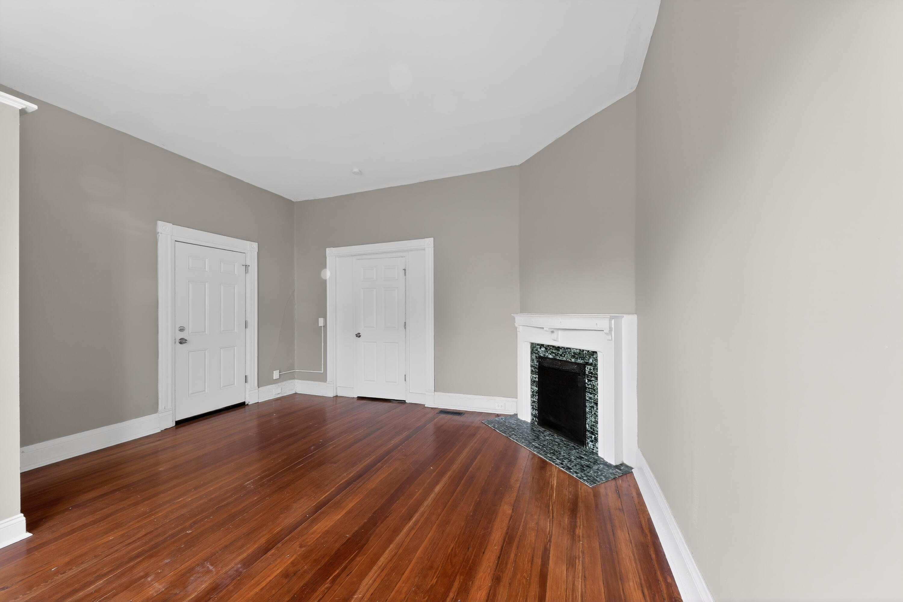 157 E 42nd Street Property Photo 11