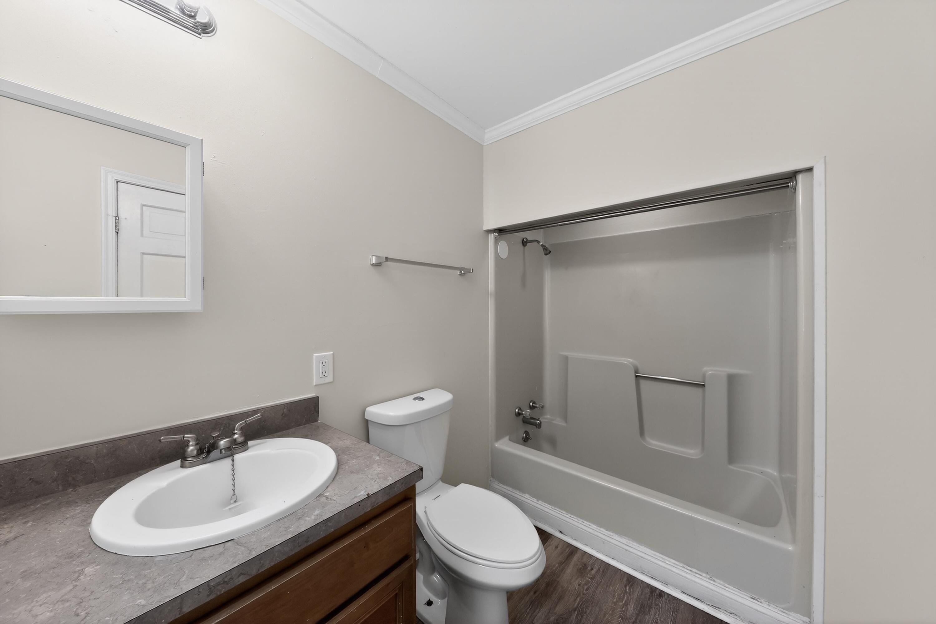 157 E 42nd Street Property Photo 23