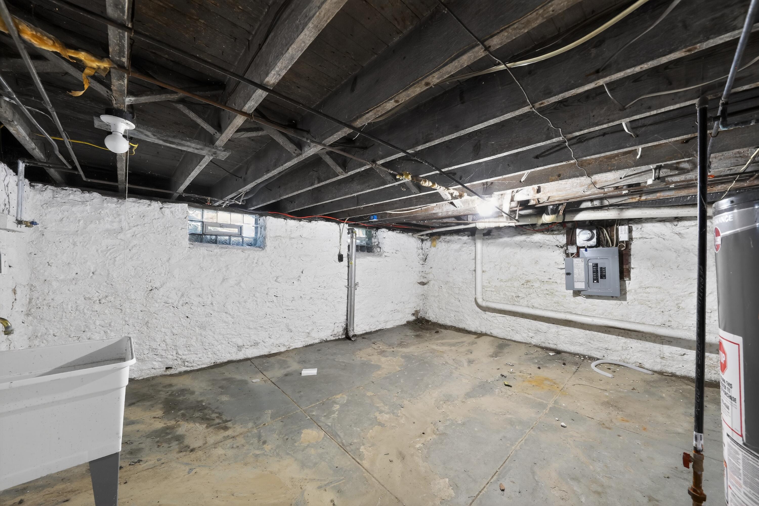 157 E 42nd Street Property Photo 27