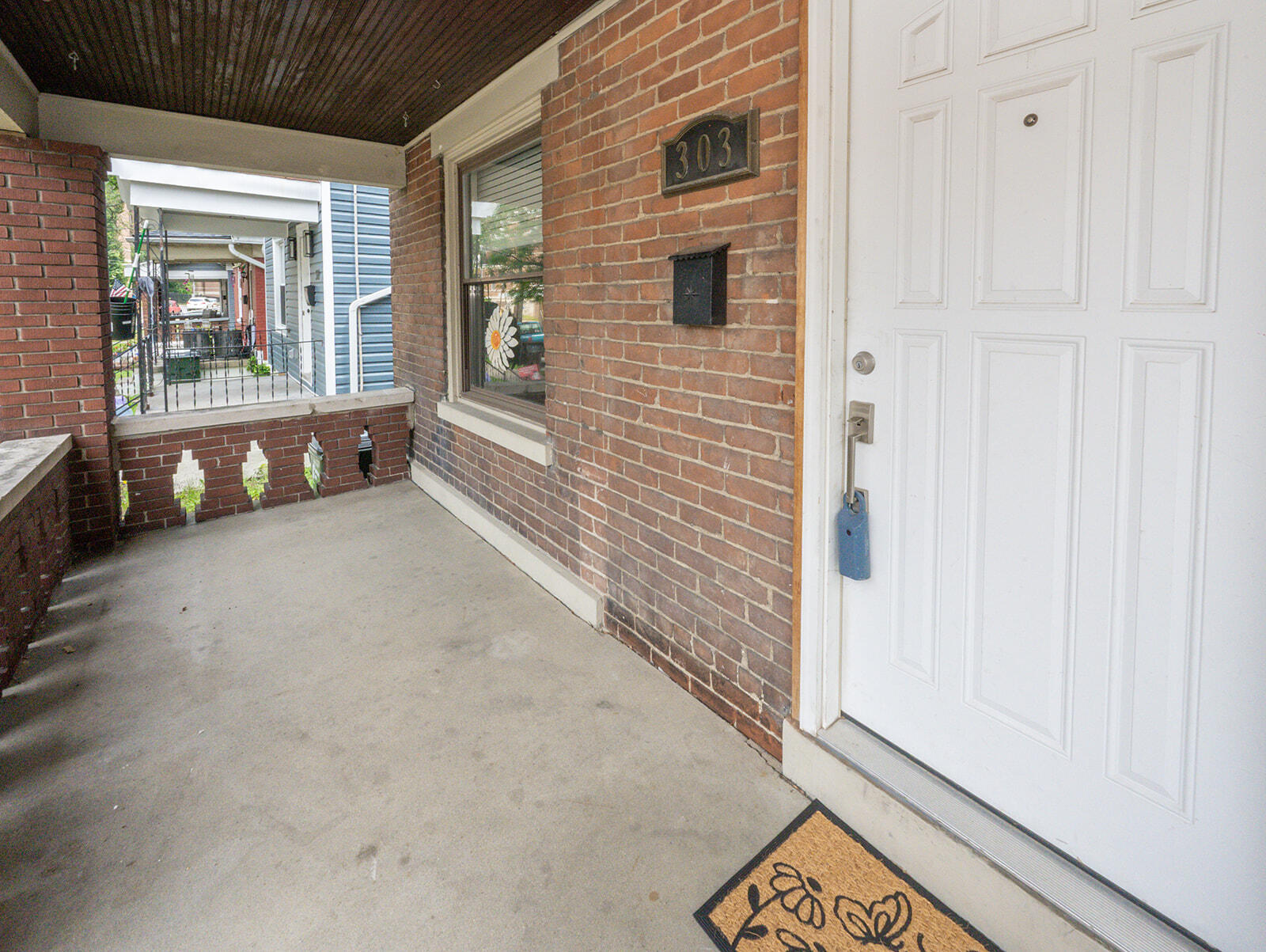 303 E 21st Street Property Photo 6