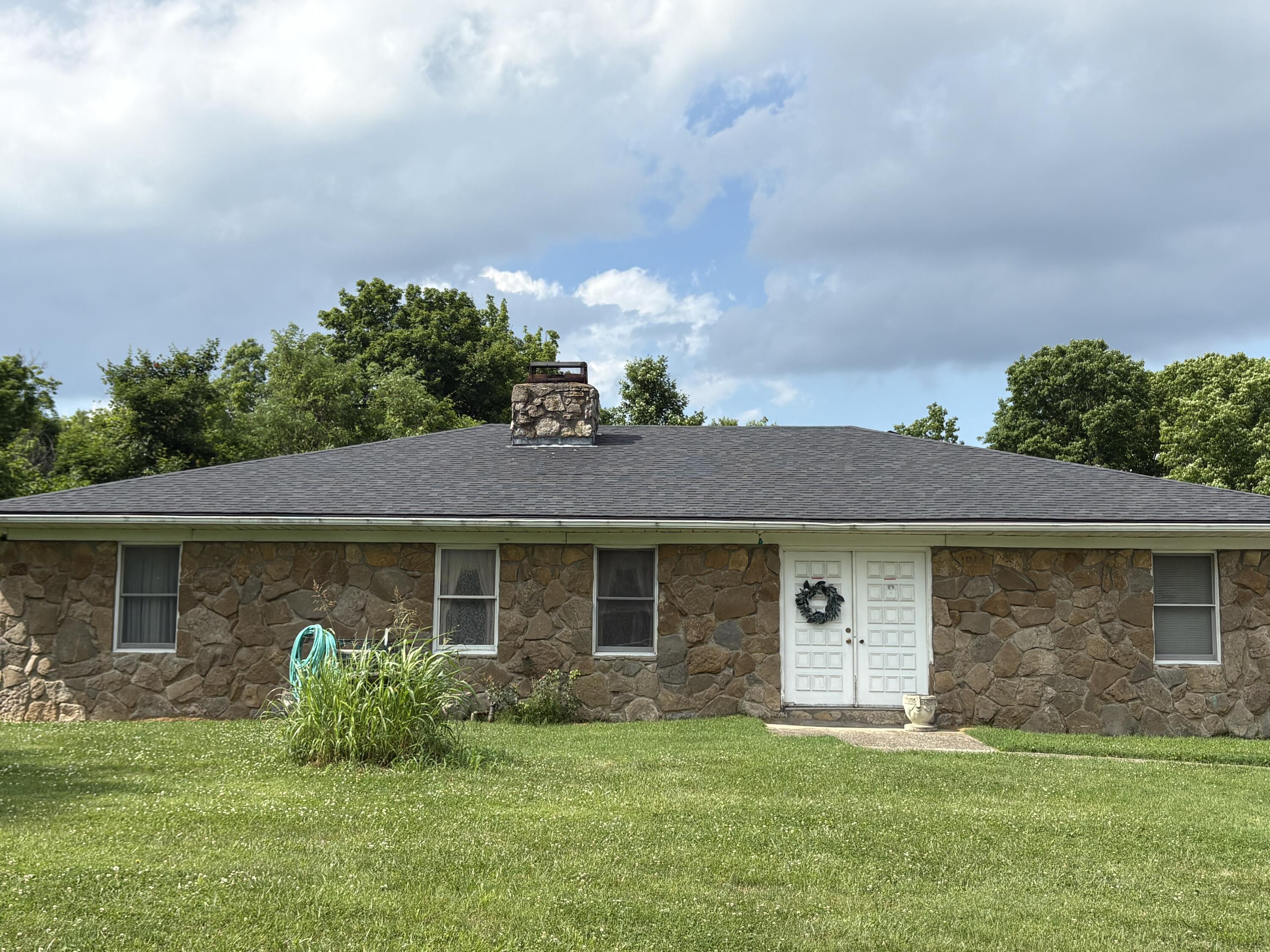 1814 Perry Lane Property Photo 1