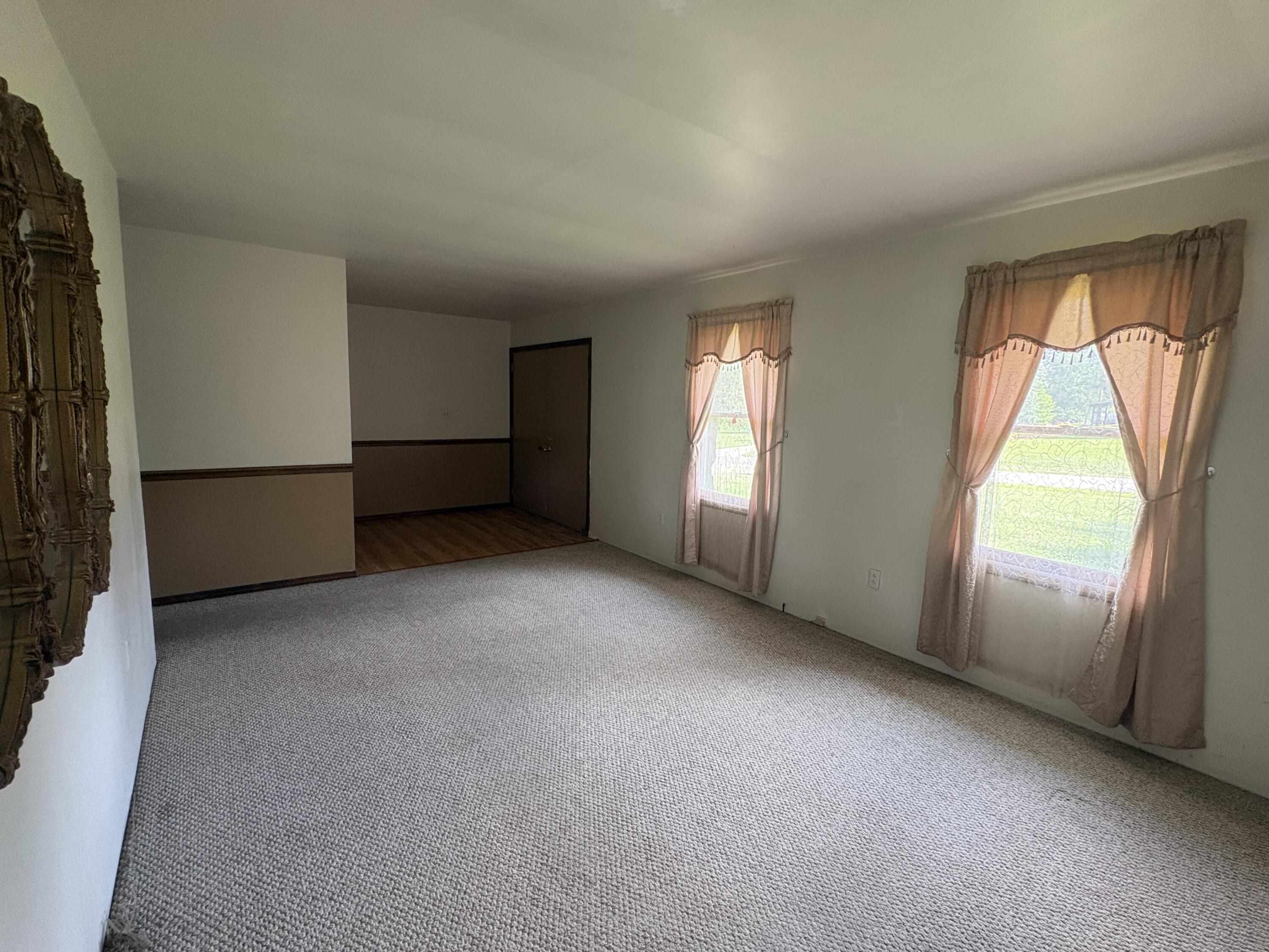 1814 Perry Lane Property Photo 5