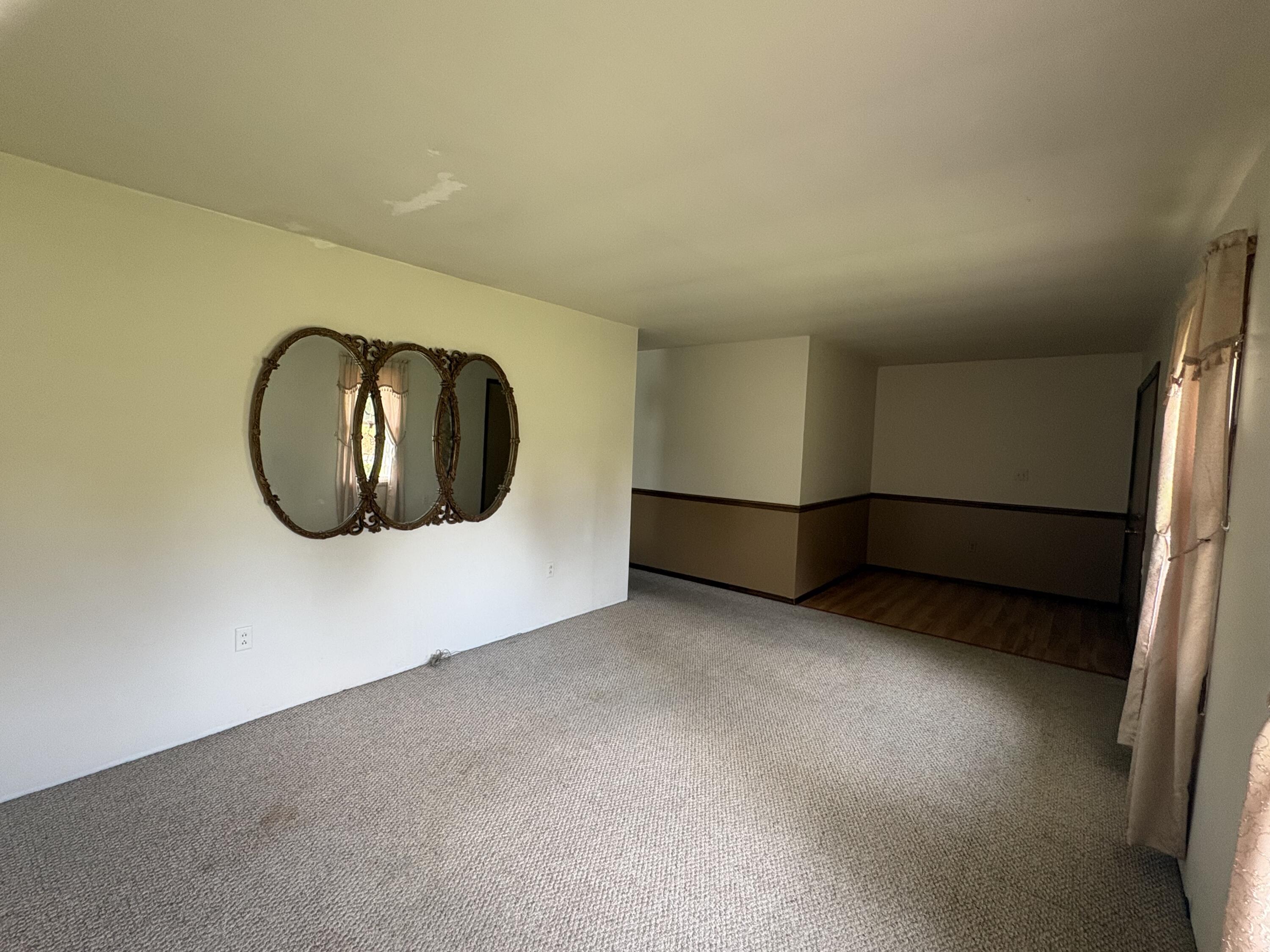 1814 Perry Lane Property Photo 6