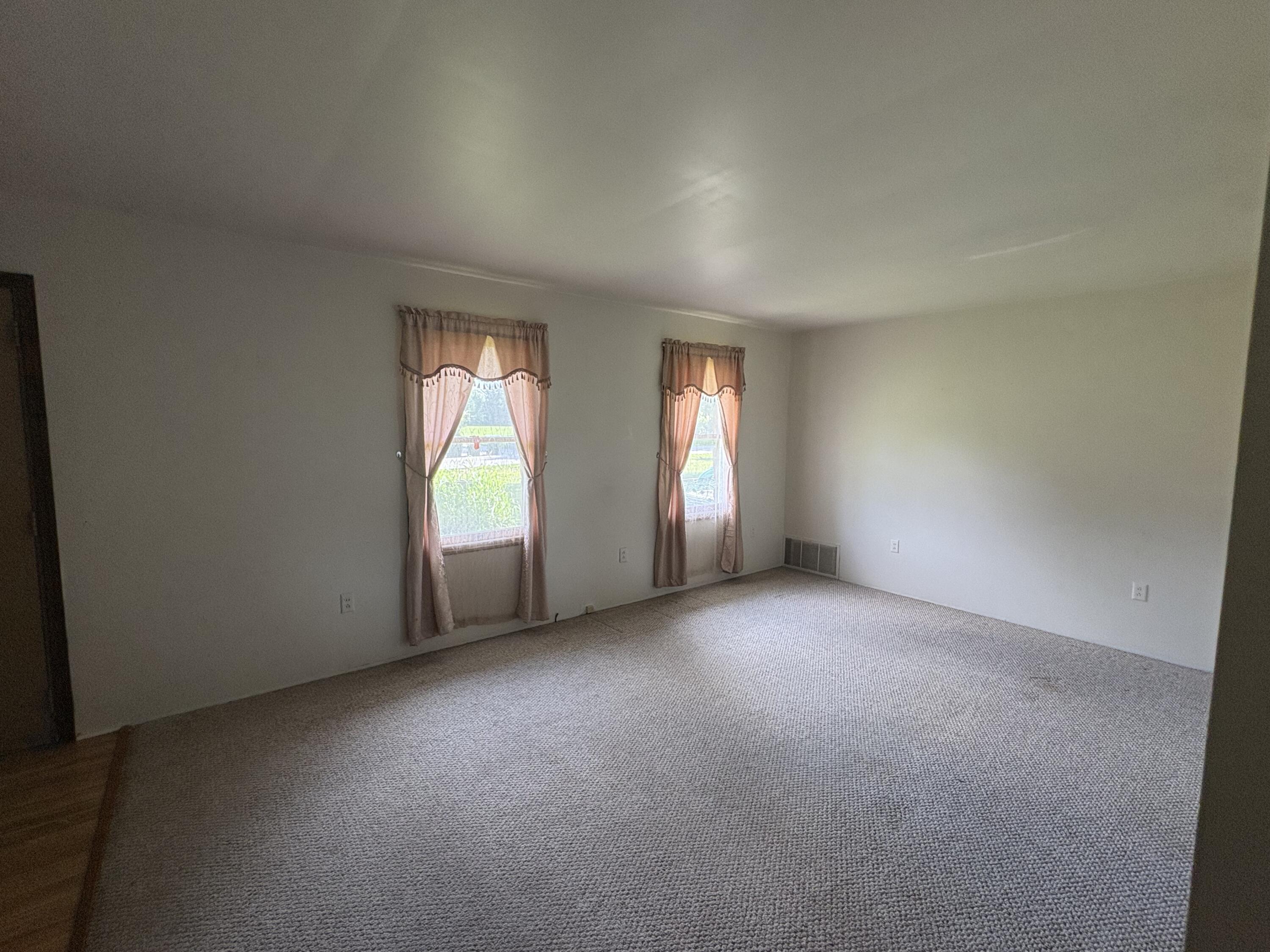 1814 Perry Lane Property Photo 7