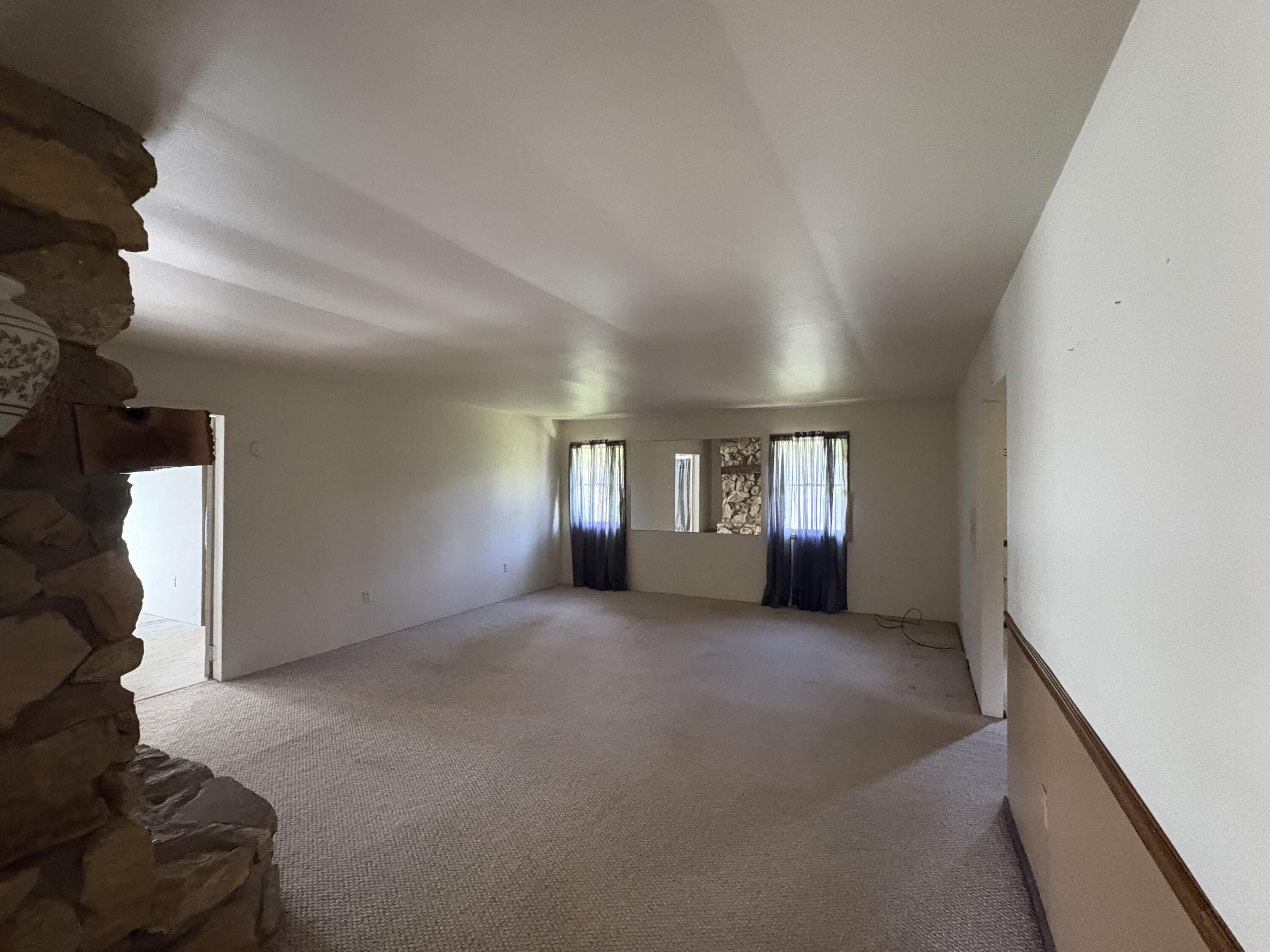 1814 Perry Lane Property Photo 9
