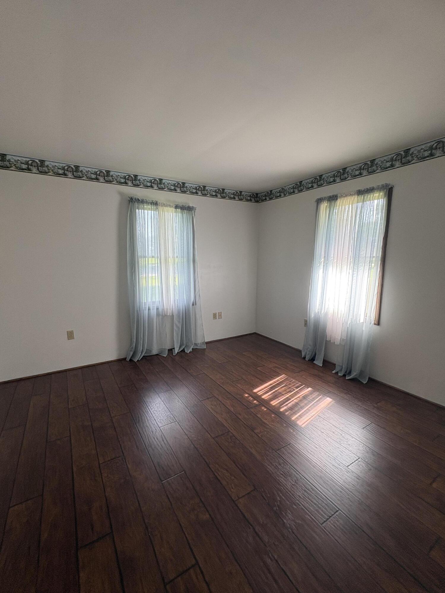 1814 Perry Lane Property Photo 10
