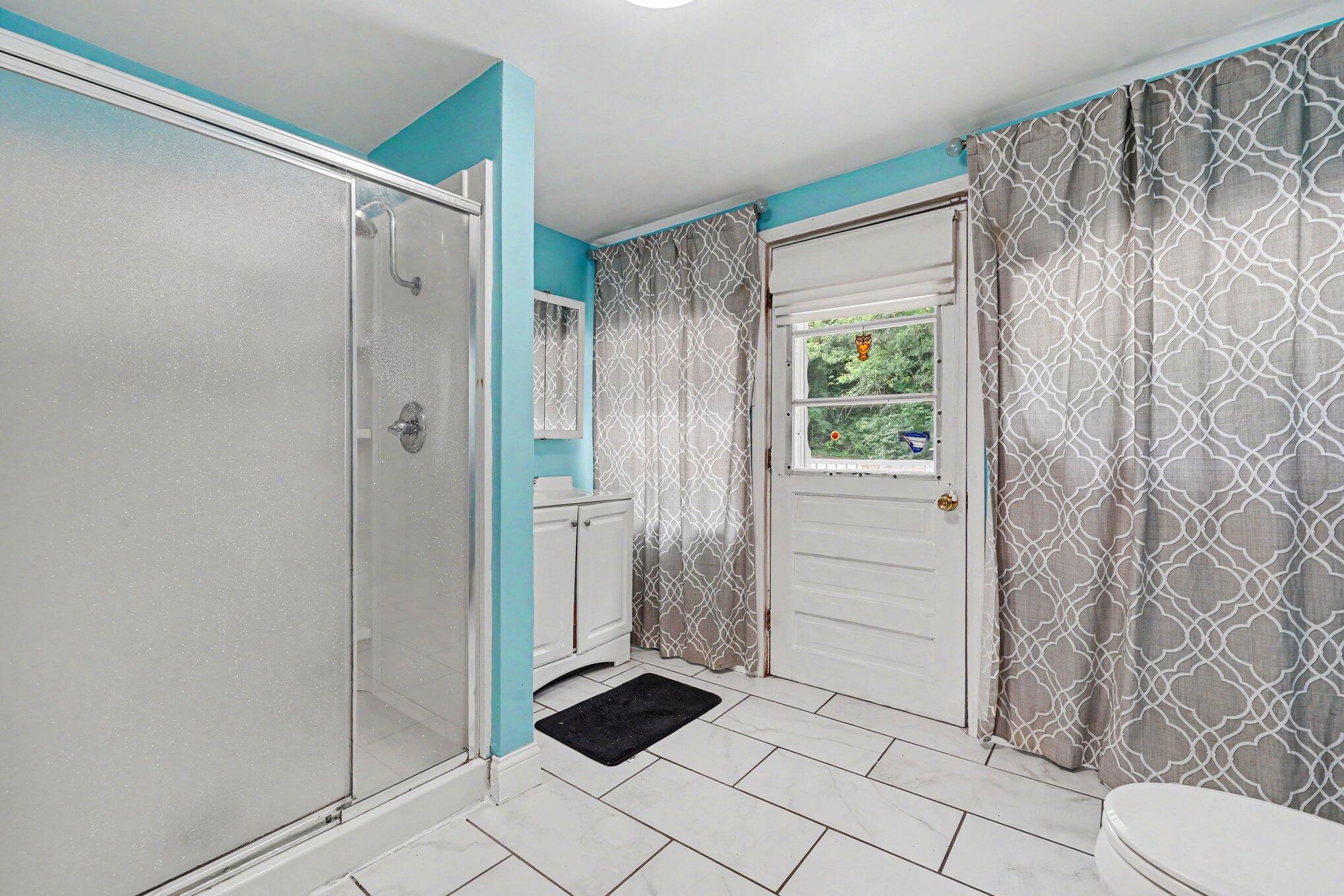 1005 Highway Avenue Property Photo 11