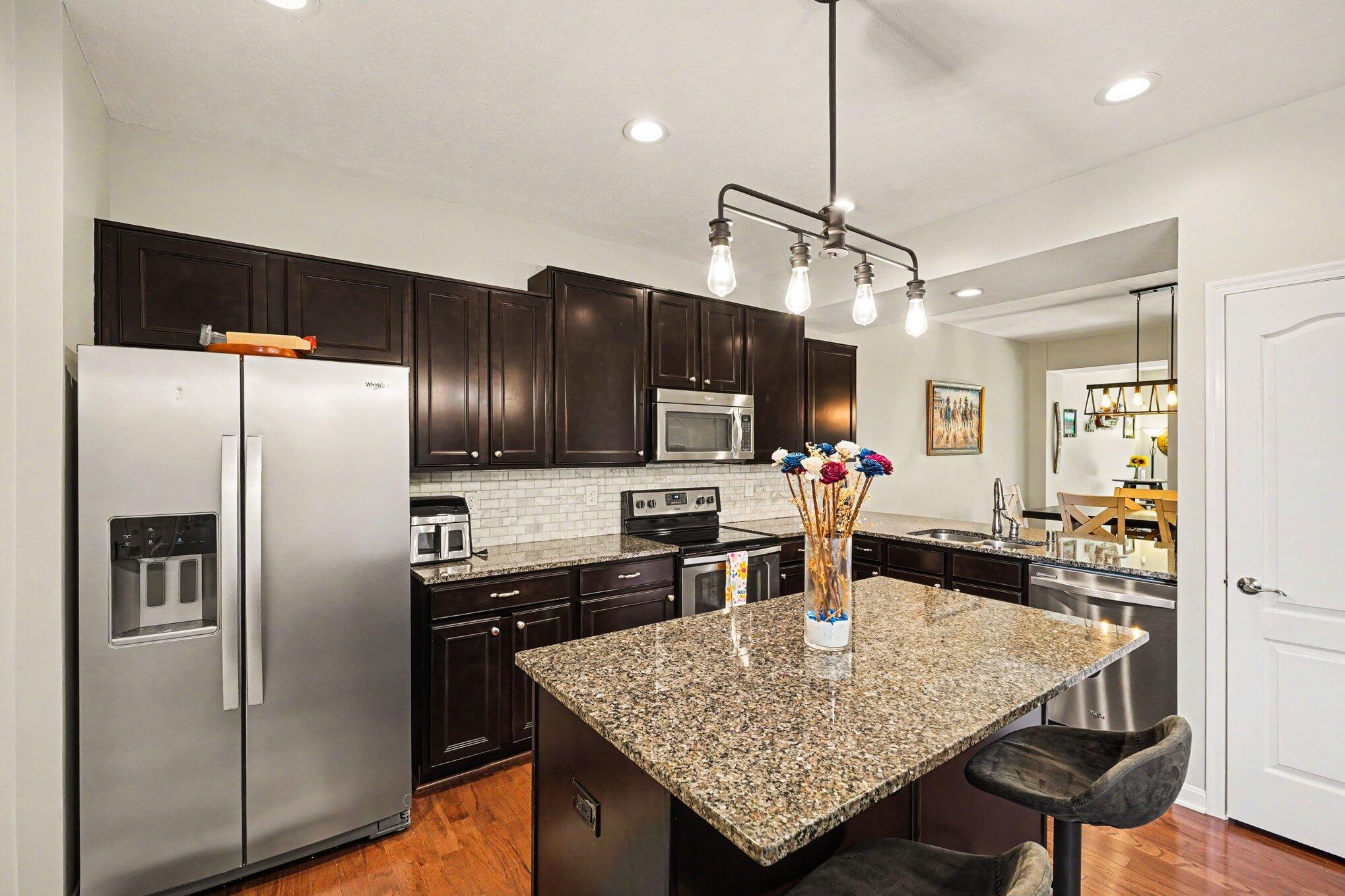 2034 Evening Star Property Photo 5