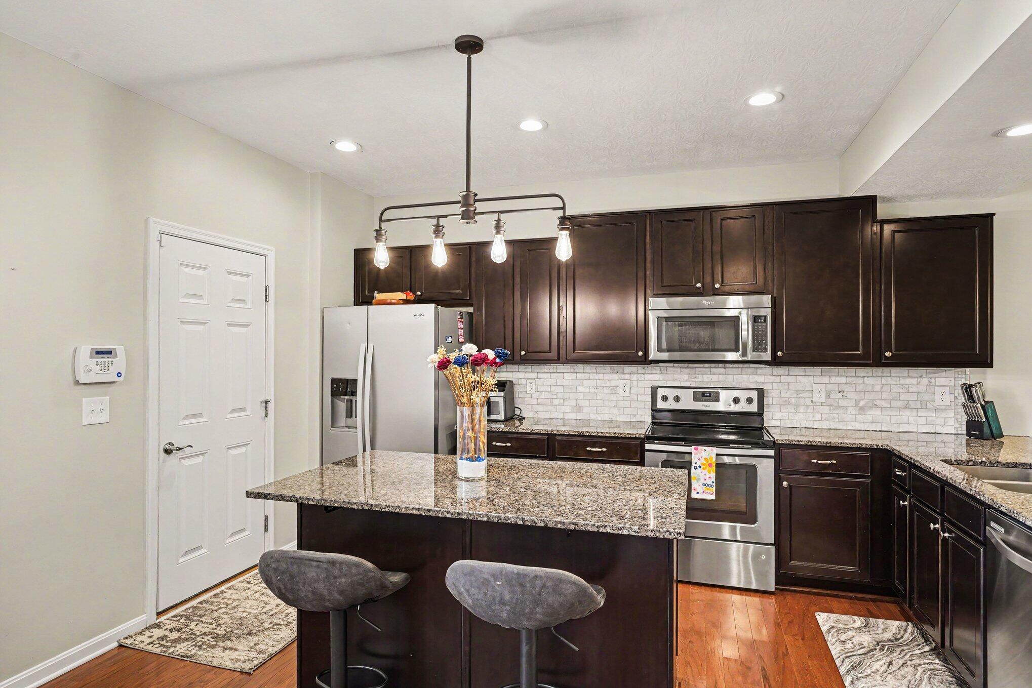 2034 Evening Star Property Photo 7