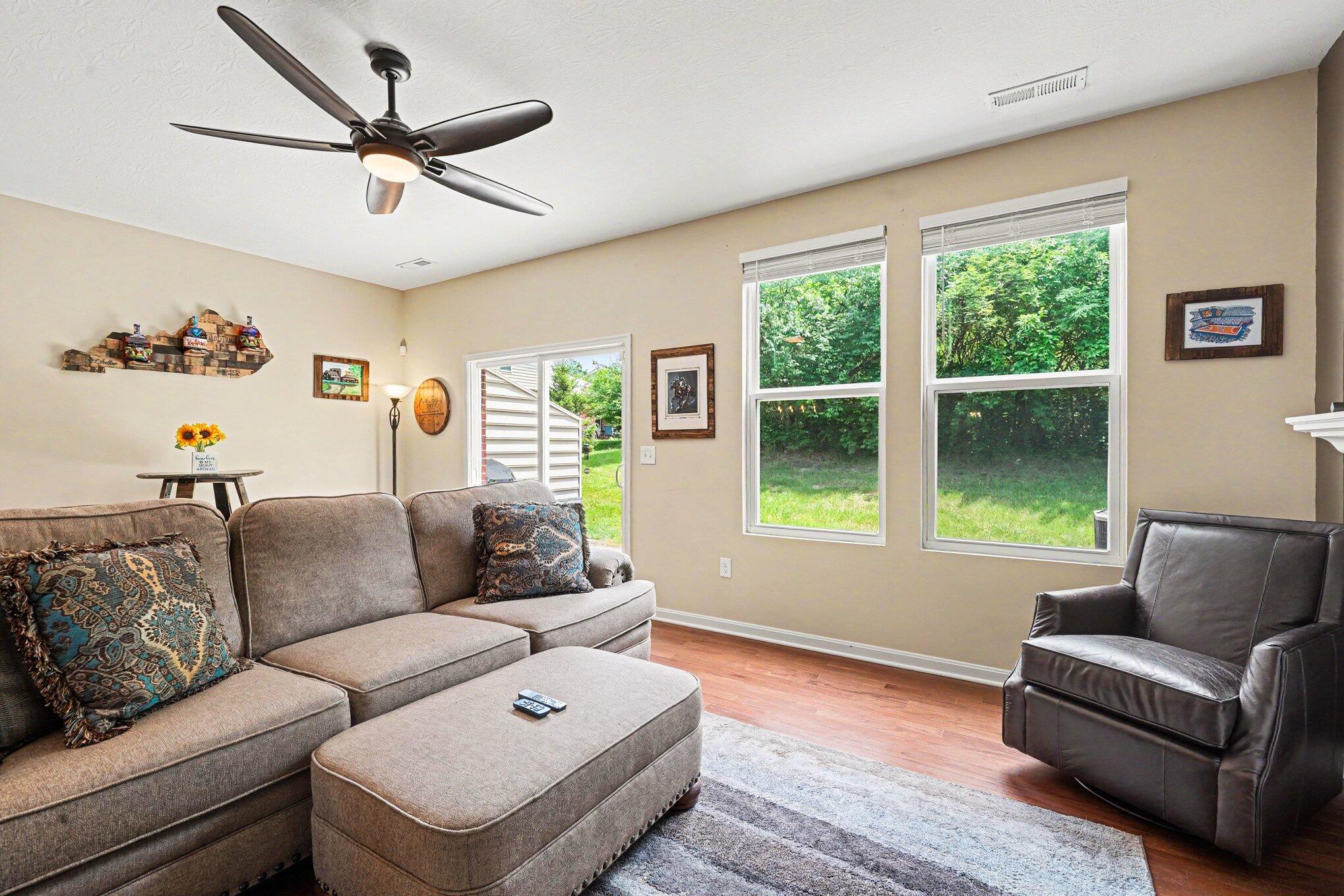 2034 Evening Star Property Photo 11