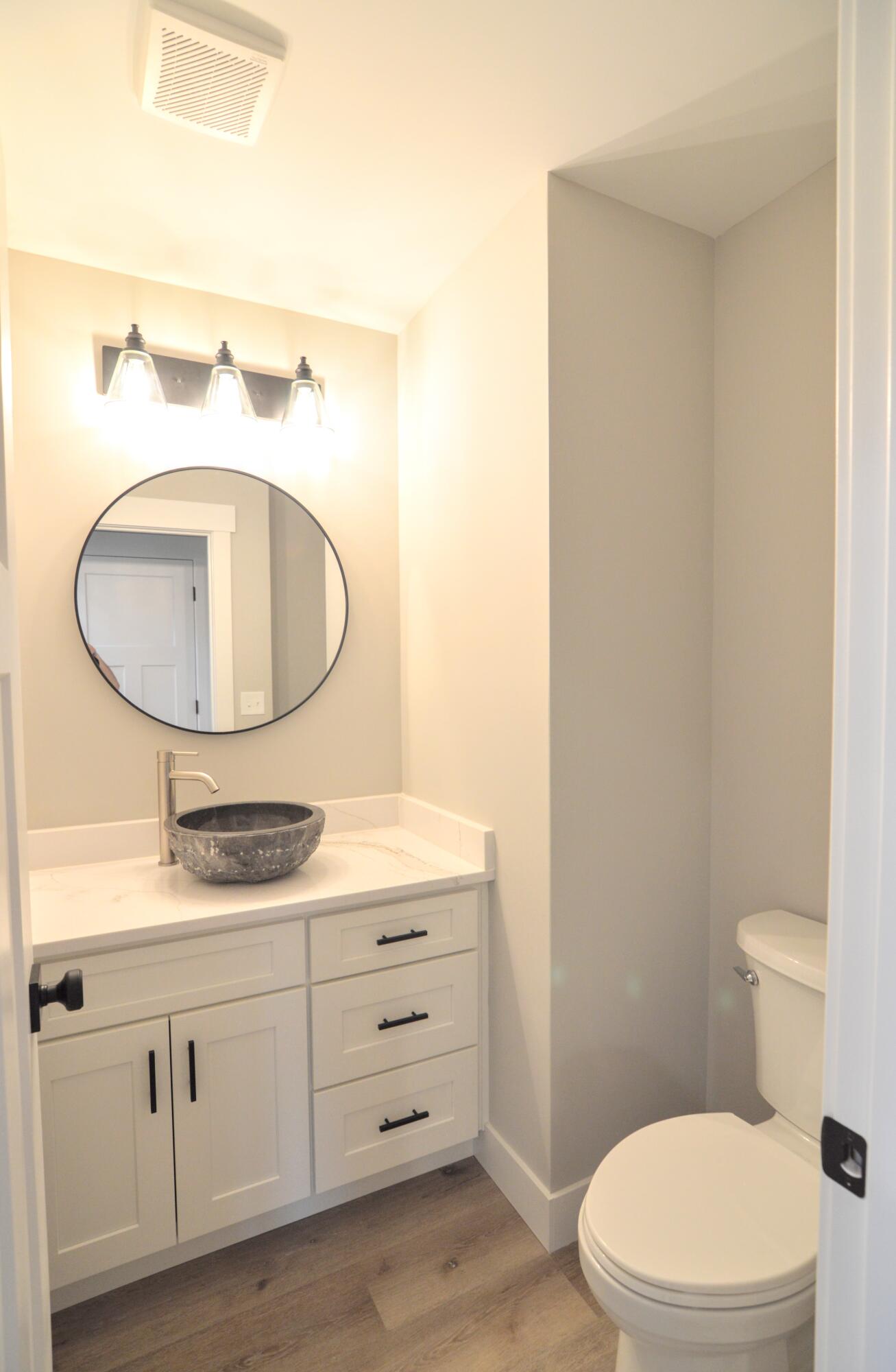 6712 Frontier Drive Property Photo 4