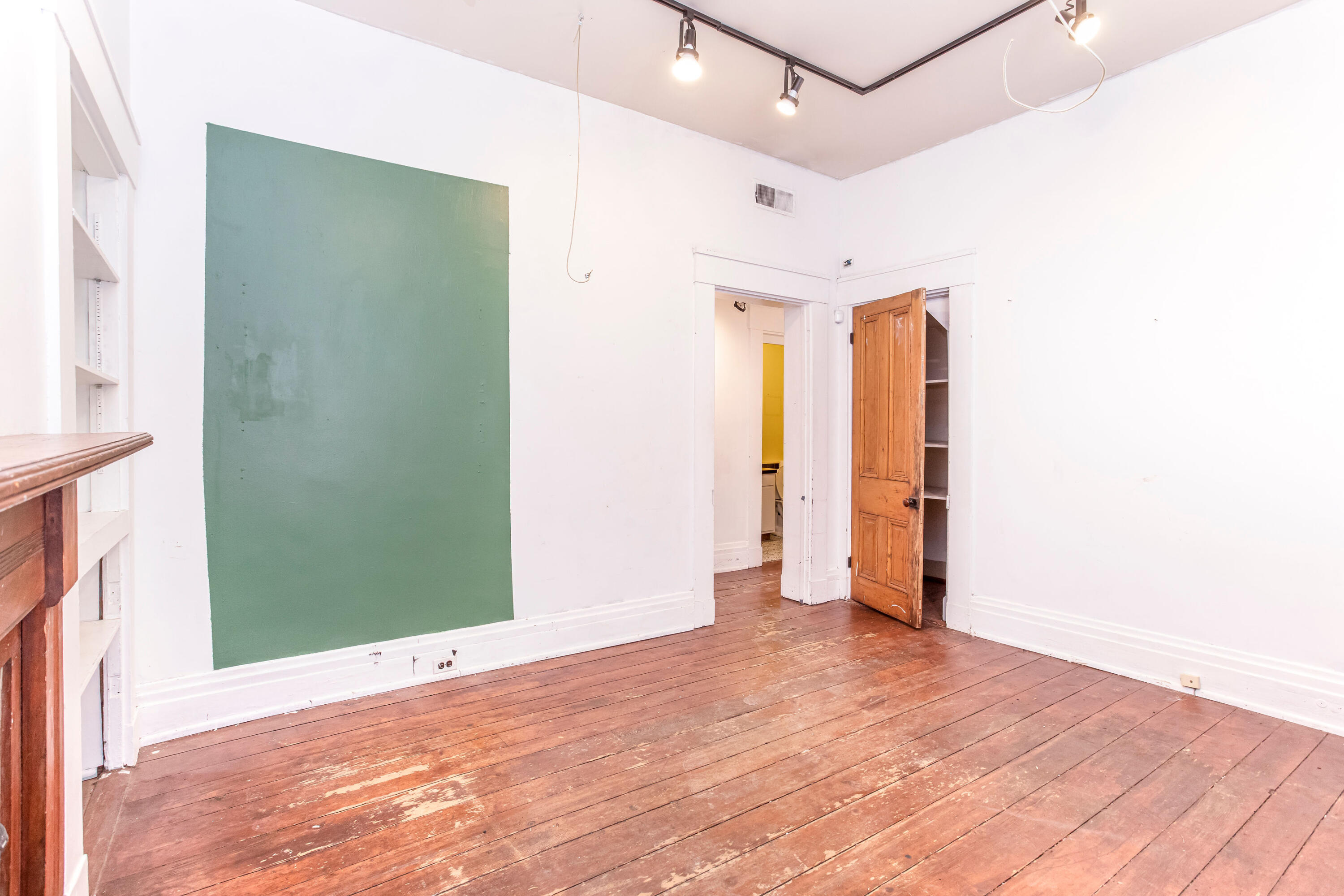 643631 Property Photo 25