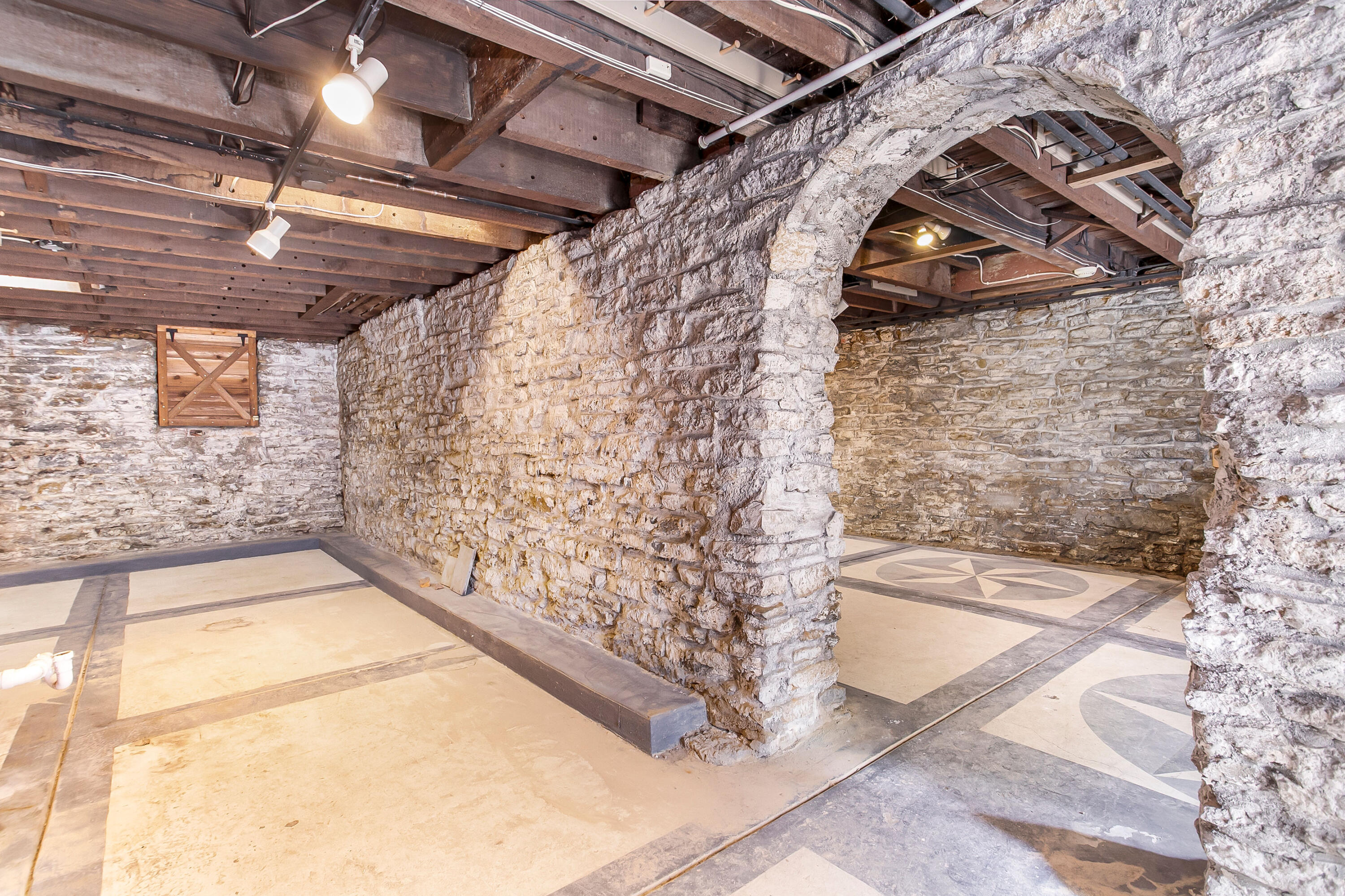 643631 Property Photo 26