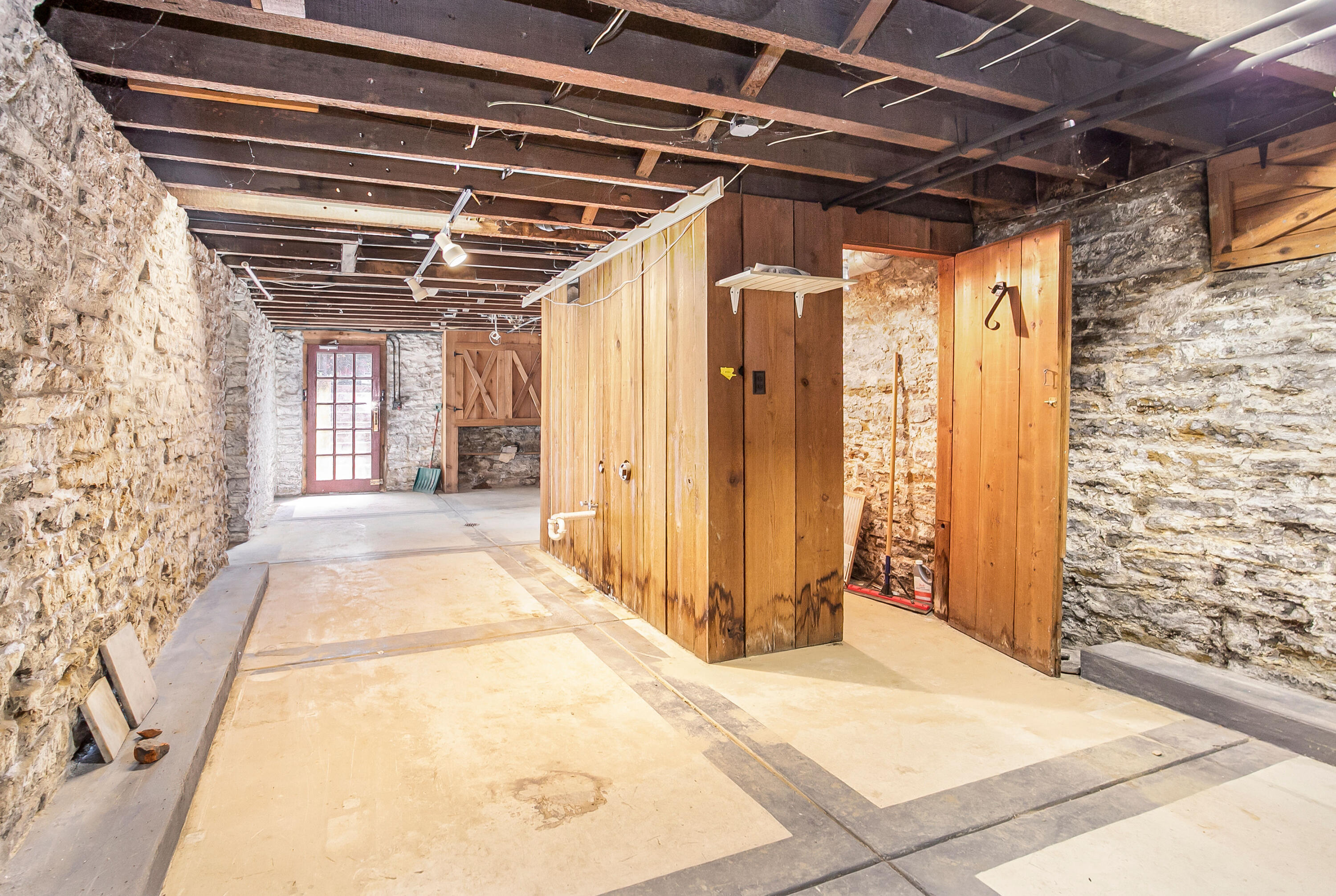643631 Property Photo 27