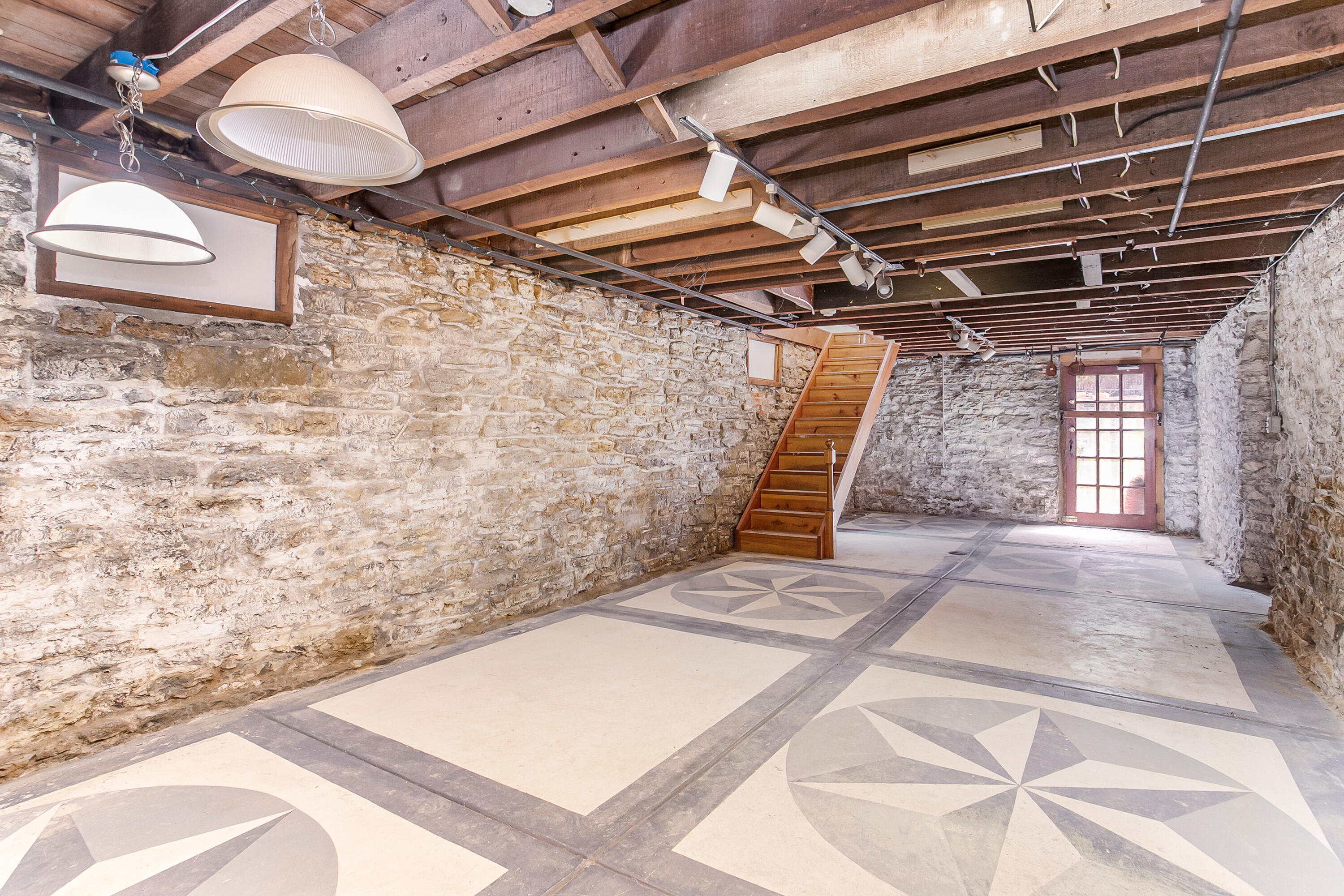 643634 Property Photo 29