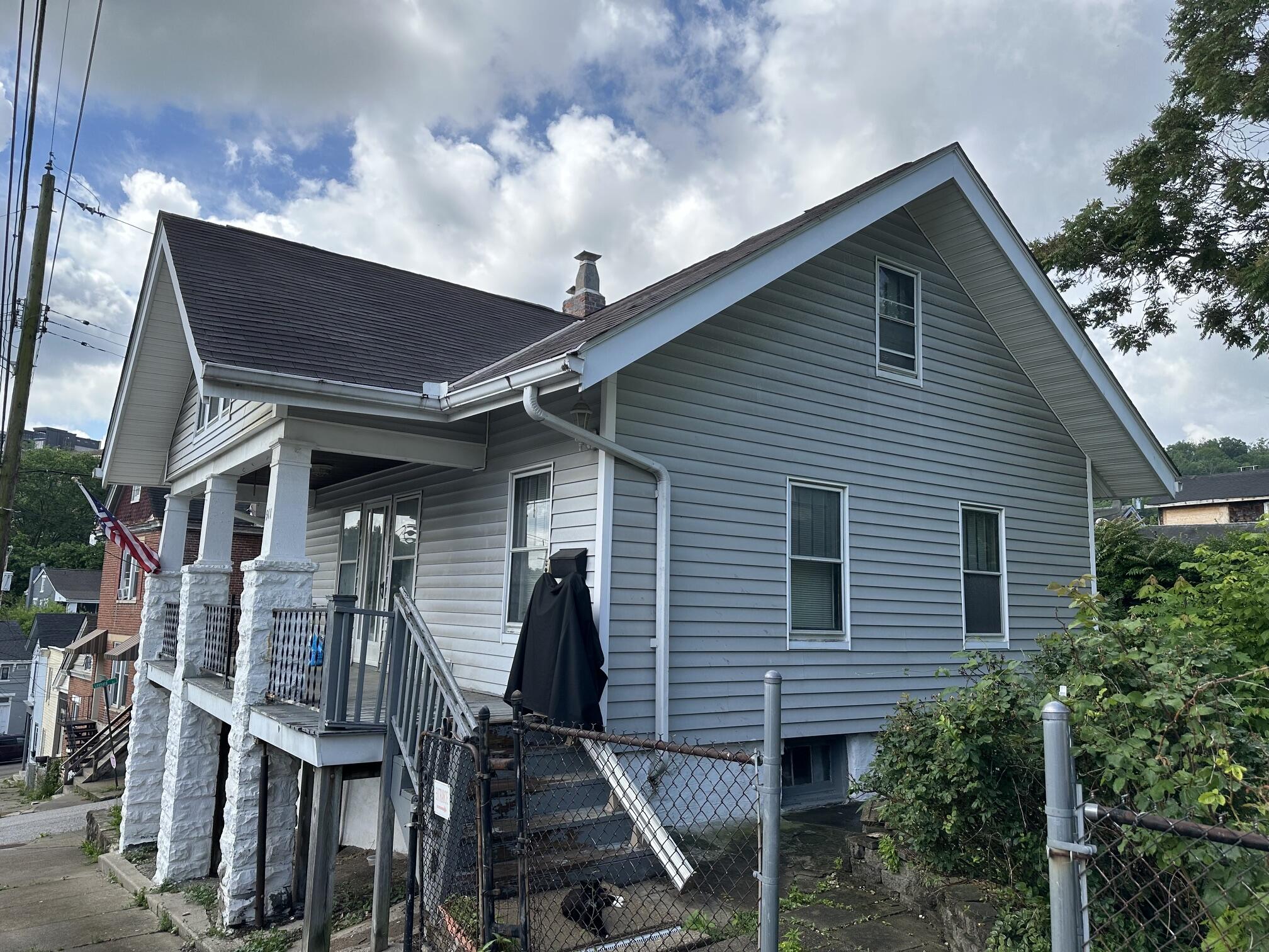 911 Worth Street Property Photo 1