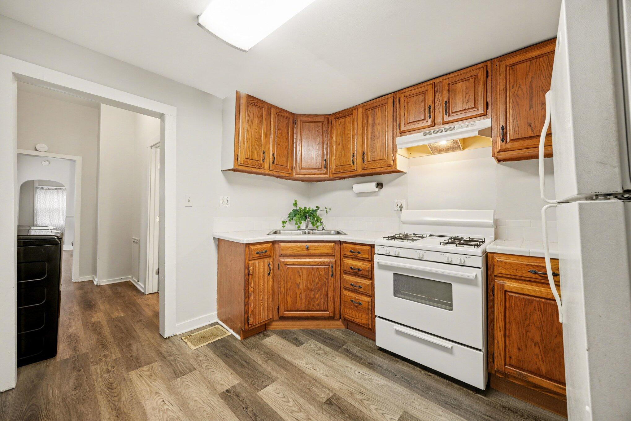 2439 Warren Street Property Photo 8
