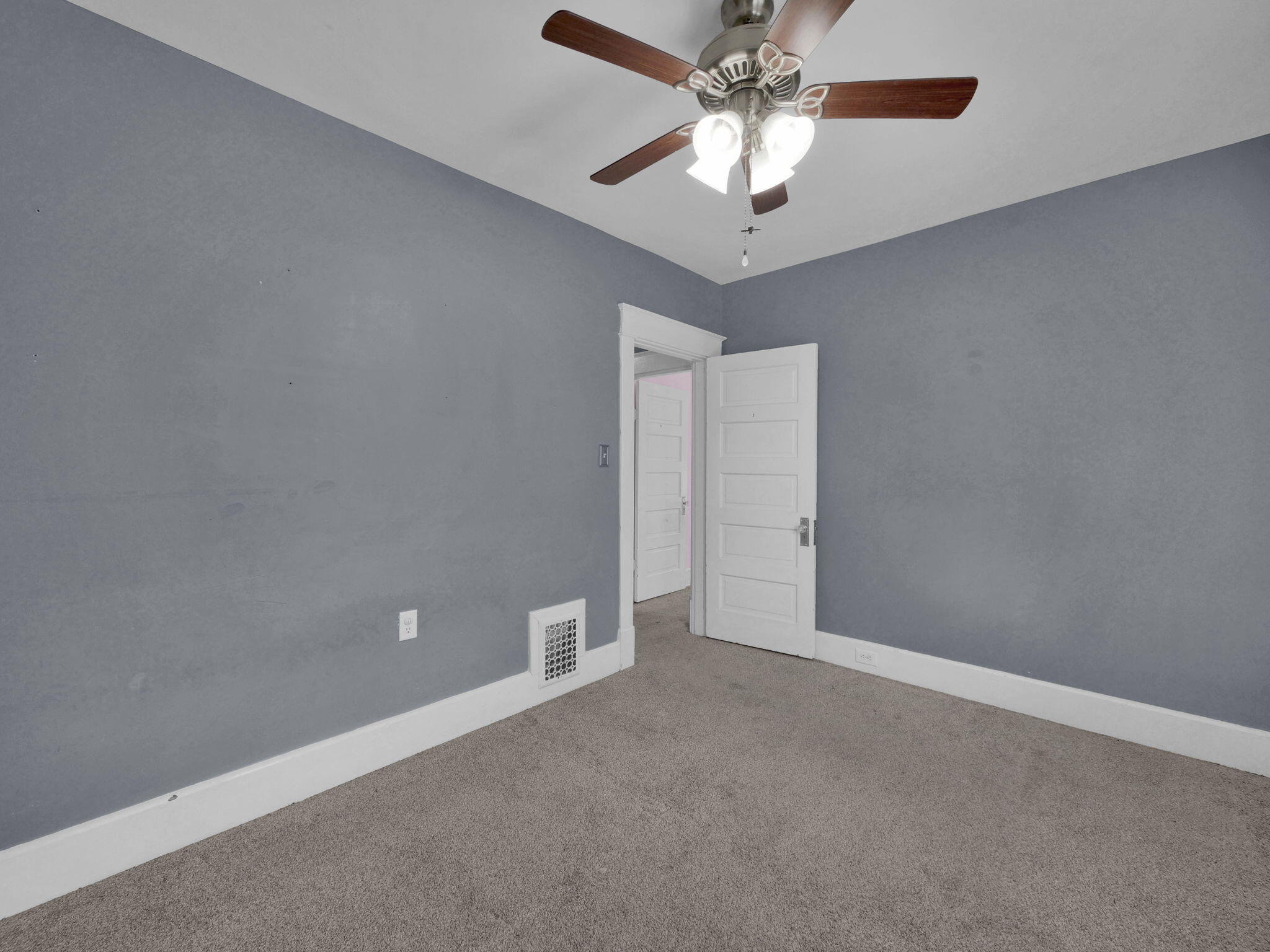 166 E 42nd Street Property Photo 20