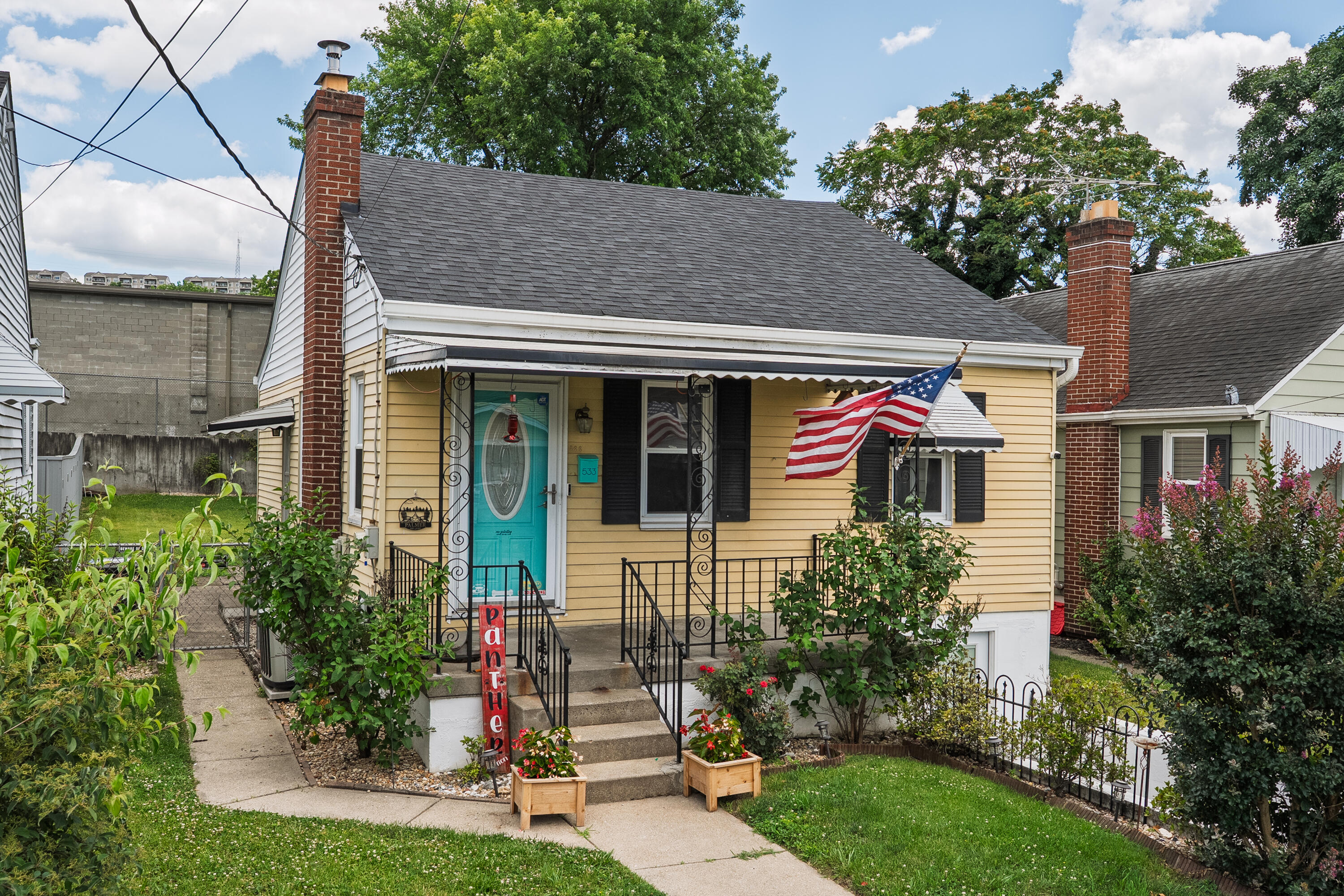533 Laurel Street Property Photo 1