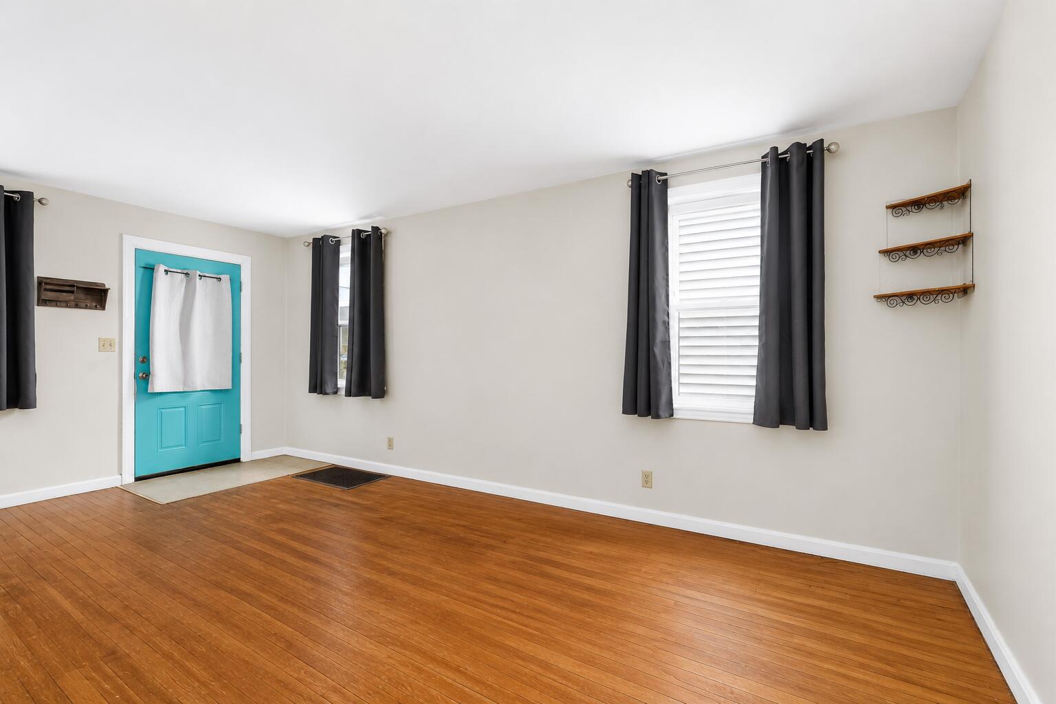533 Laurel Street Property Photo 2