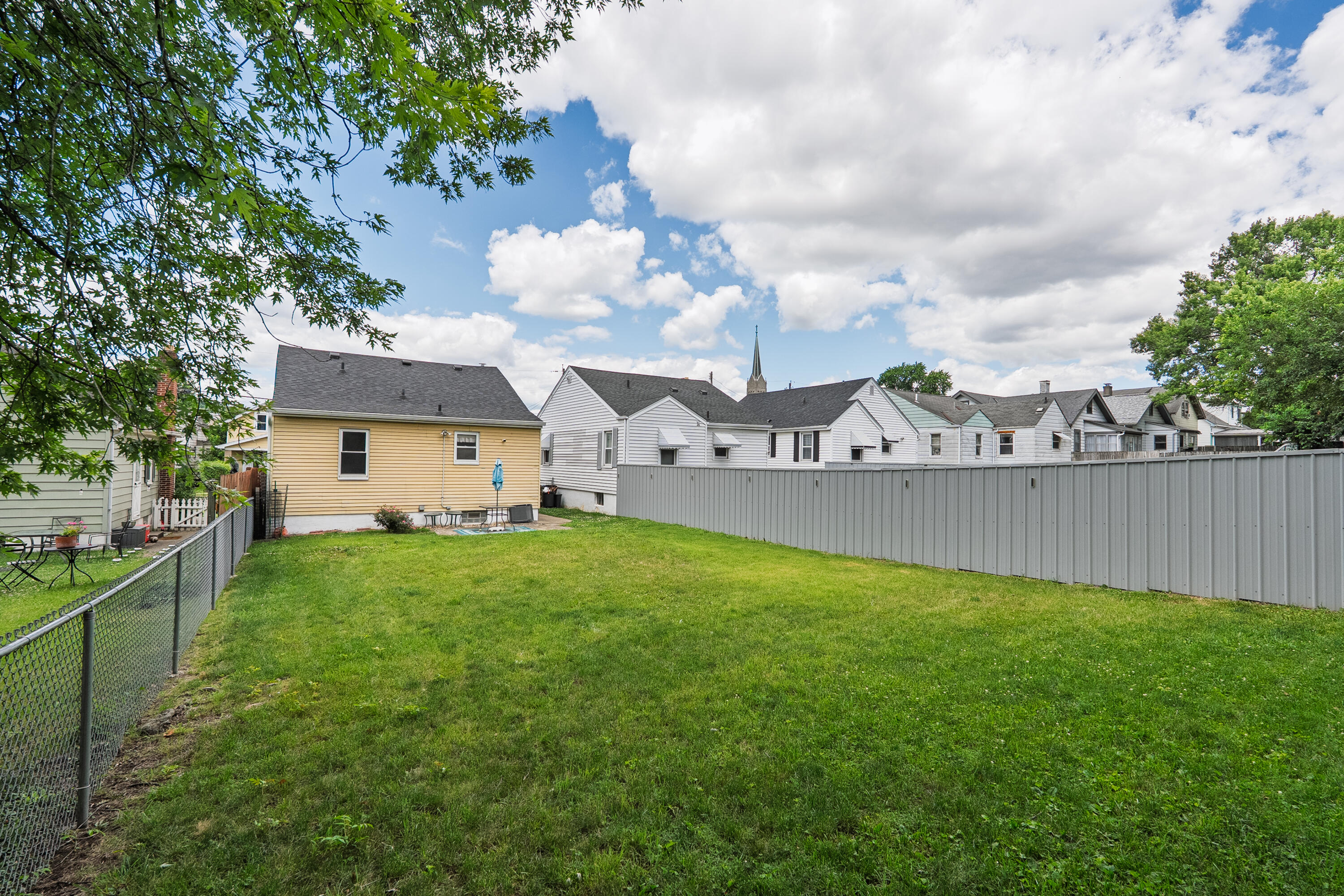 533 Laurel Street Property Photo 13
