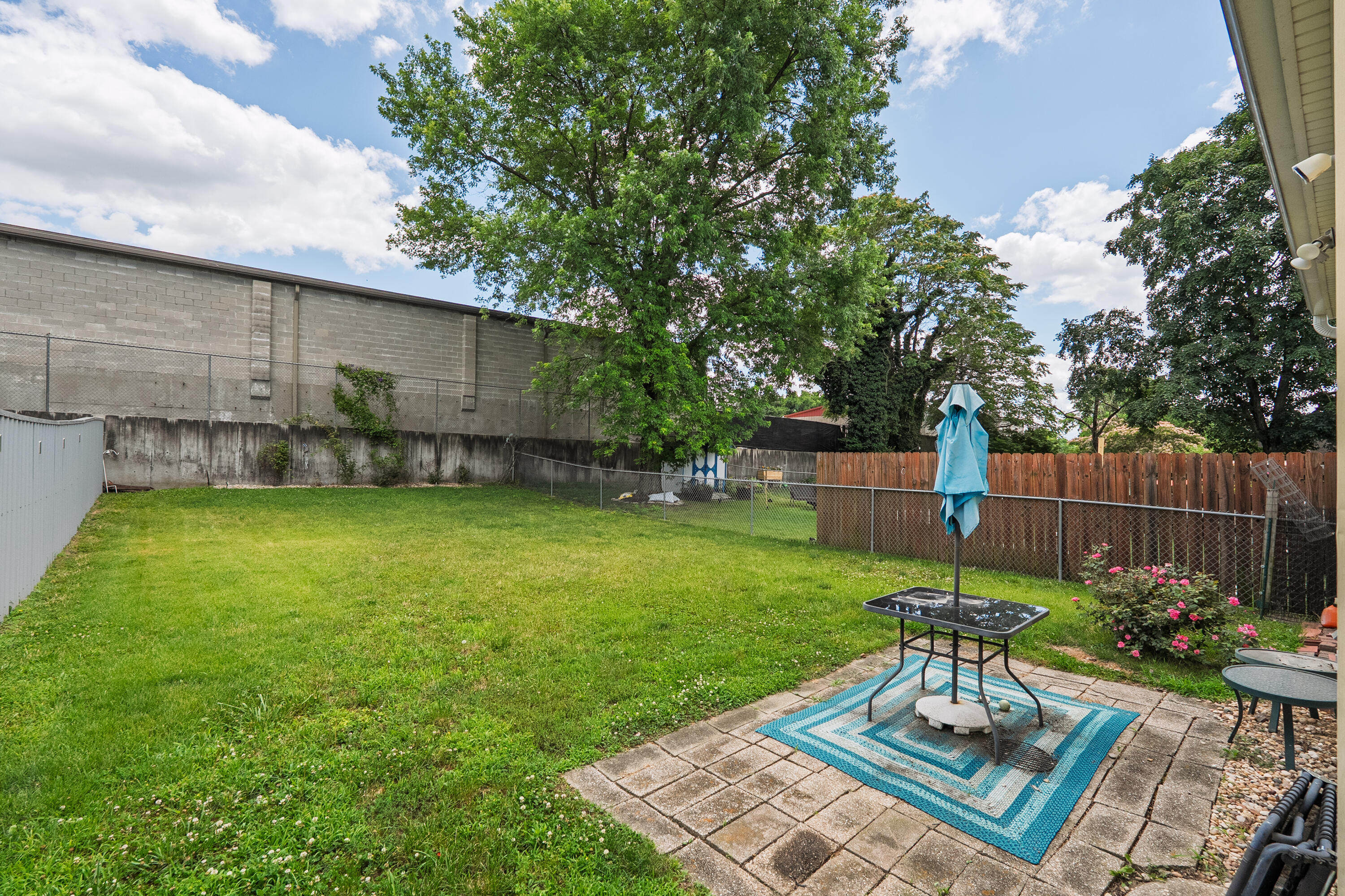 533 Laurel Street Property Photo 14