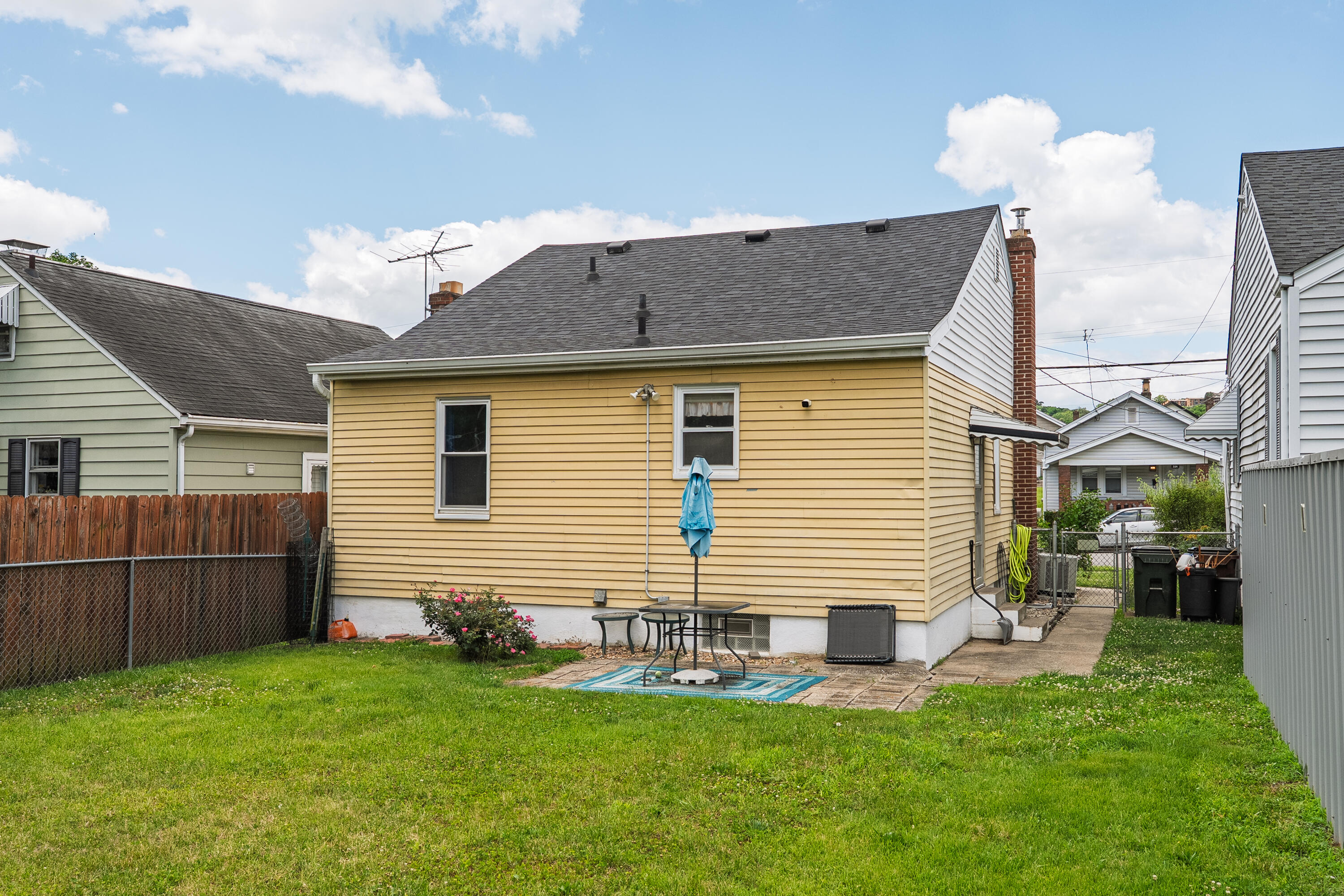 533 Laurel Street Property Photo 16