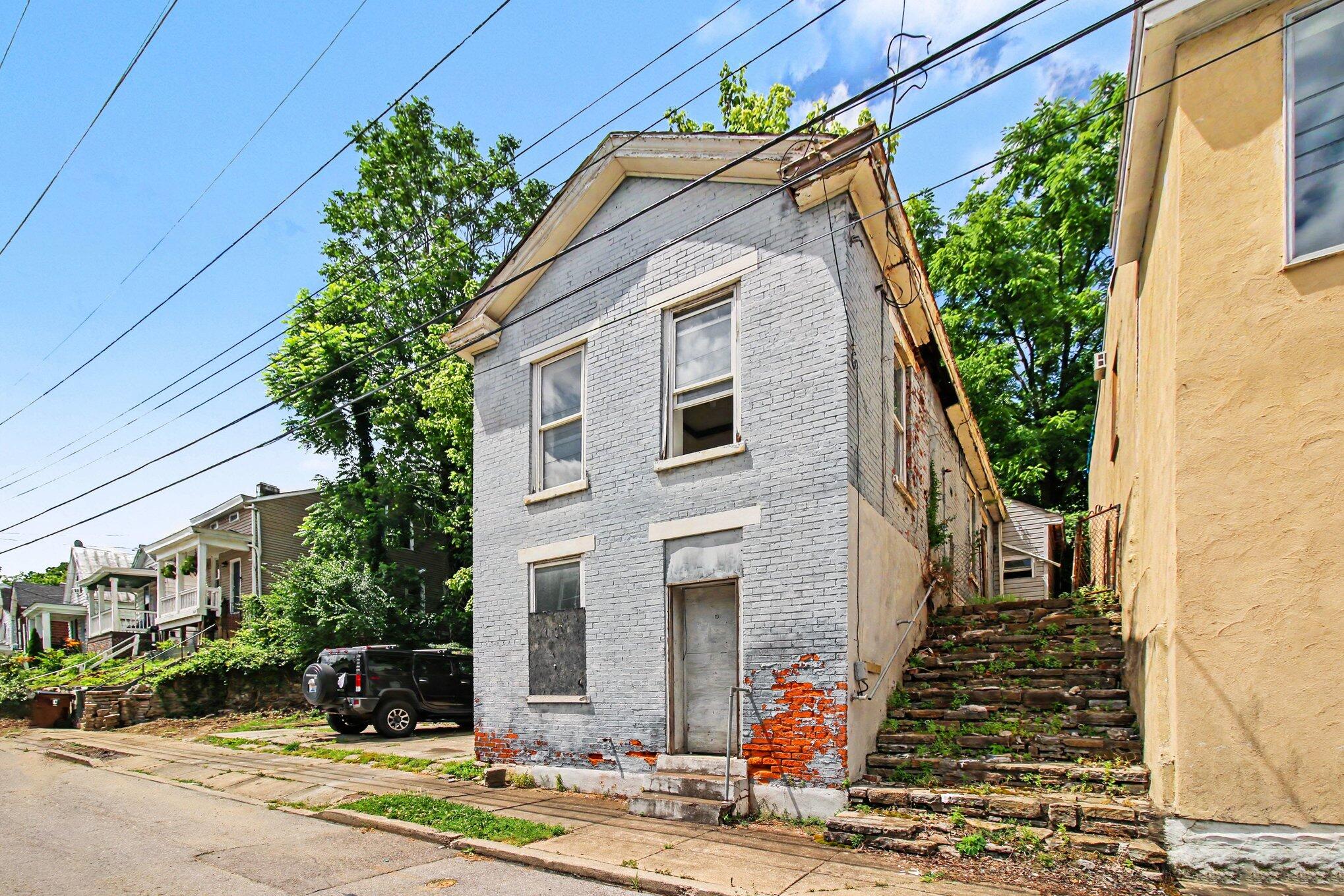 1223 Hermes Avenue Property Photo 2