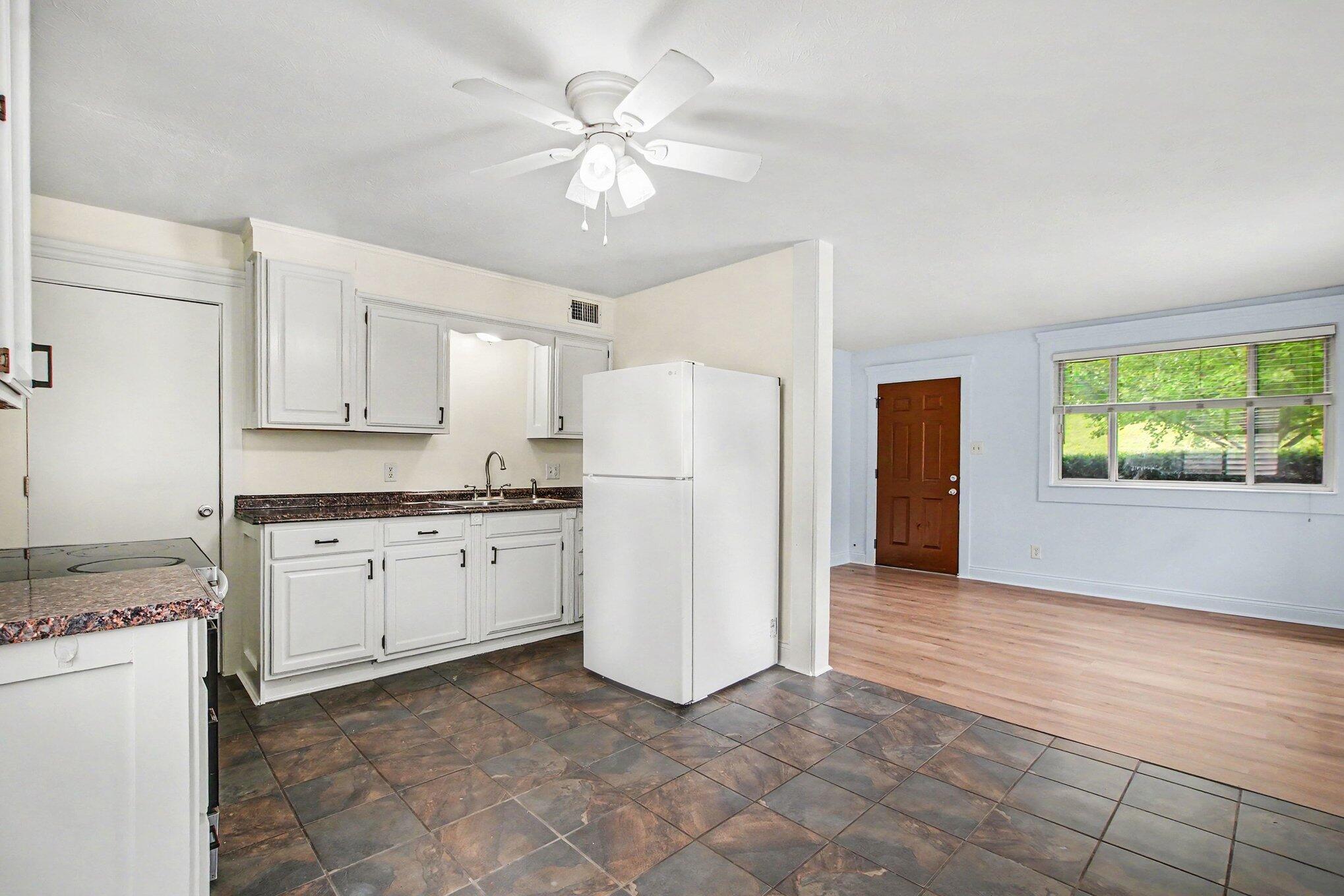 113 4th Avenue, 9-111 Property Photo 14