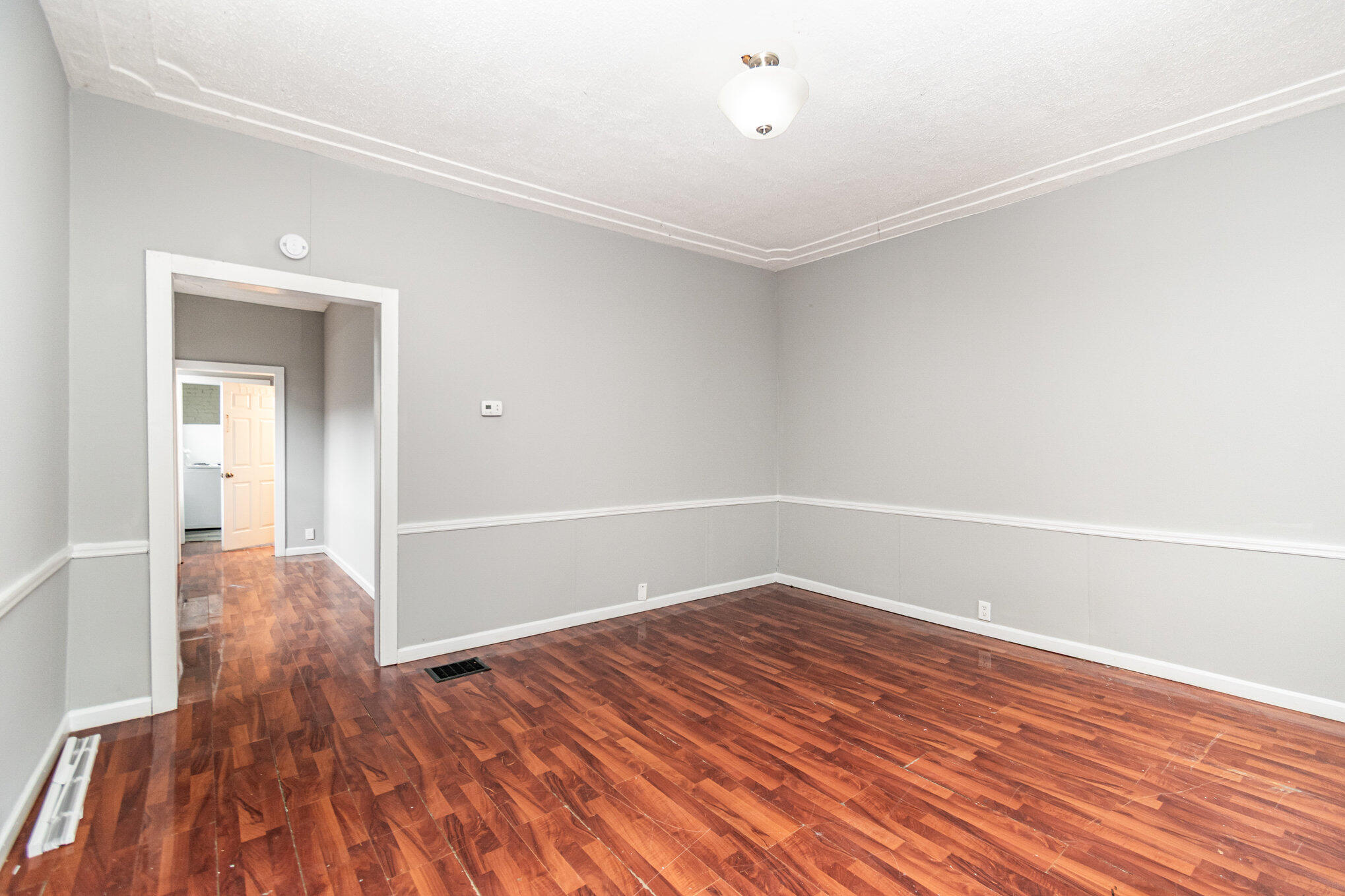 921 Worth Street Property Photo 3