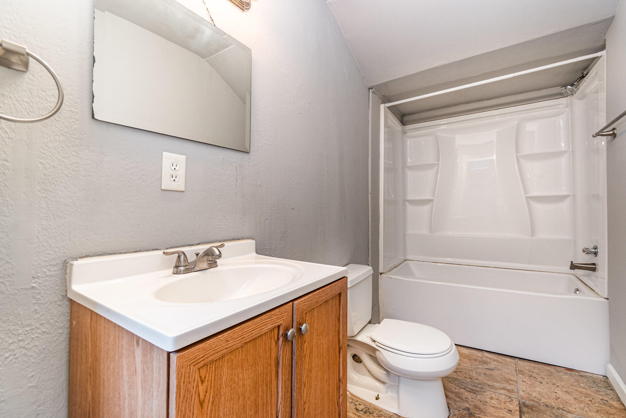 921 Worth Street Property Photo 8