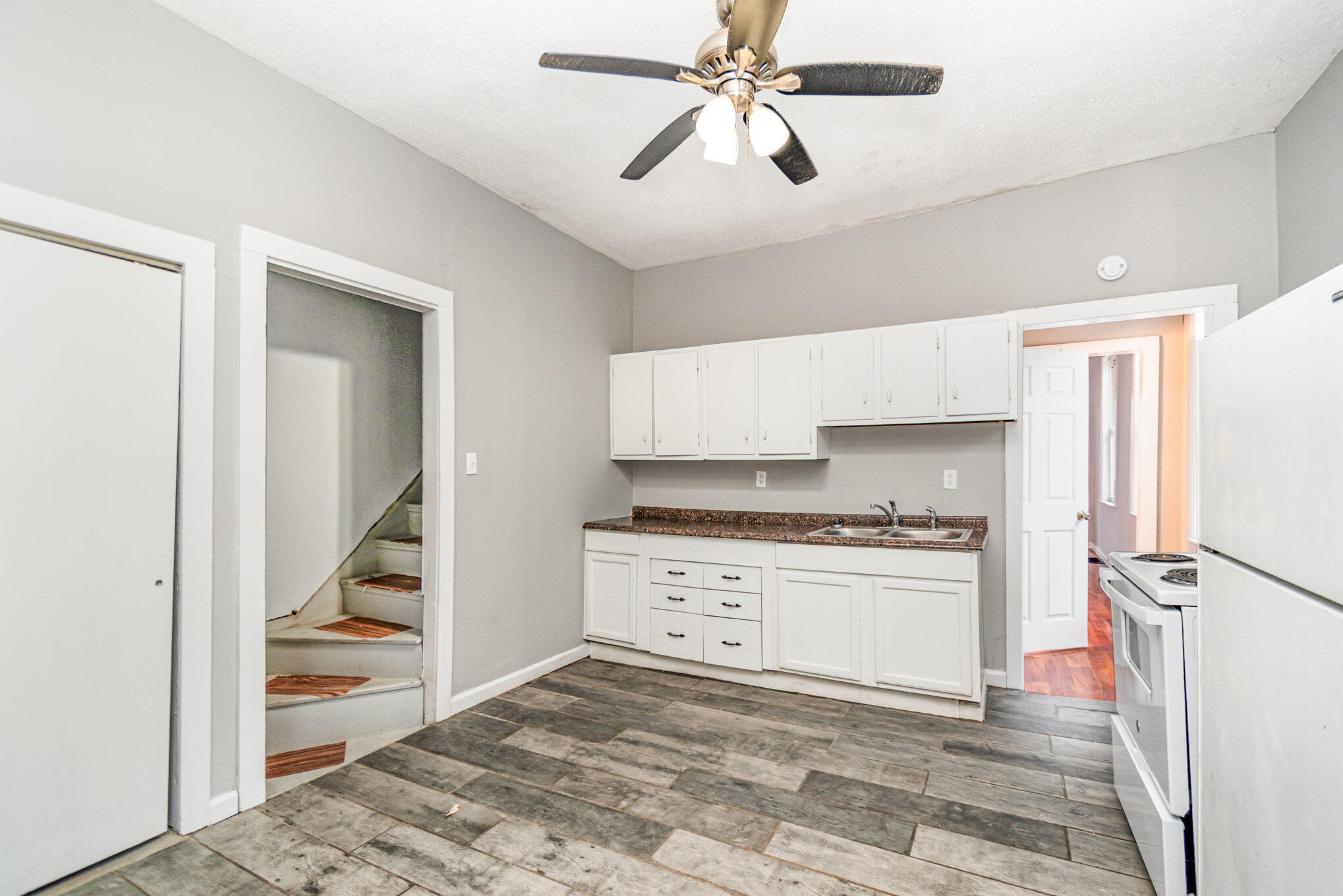 921 Worth Street Property Photo 11